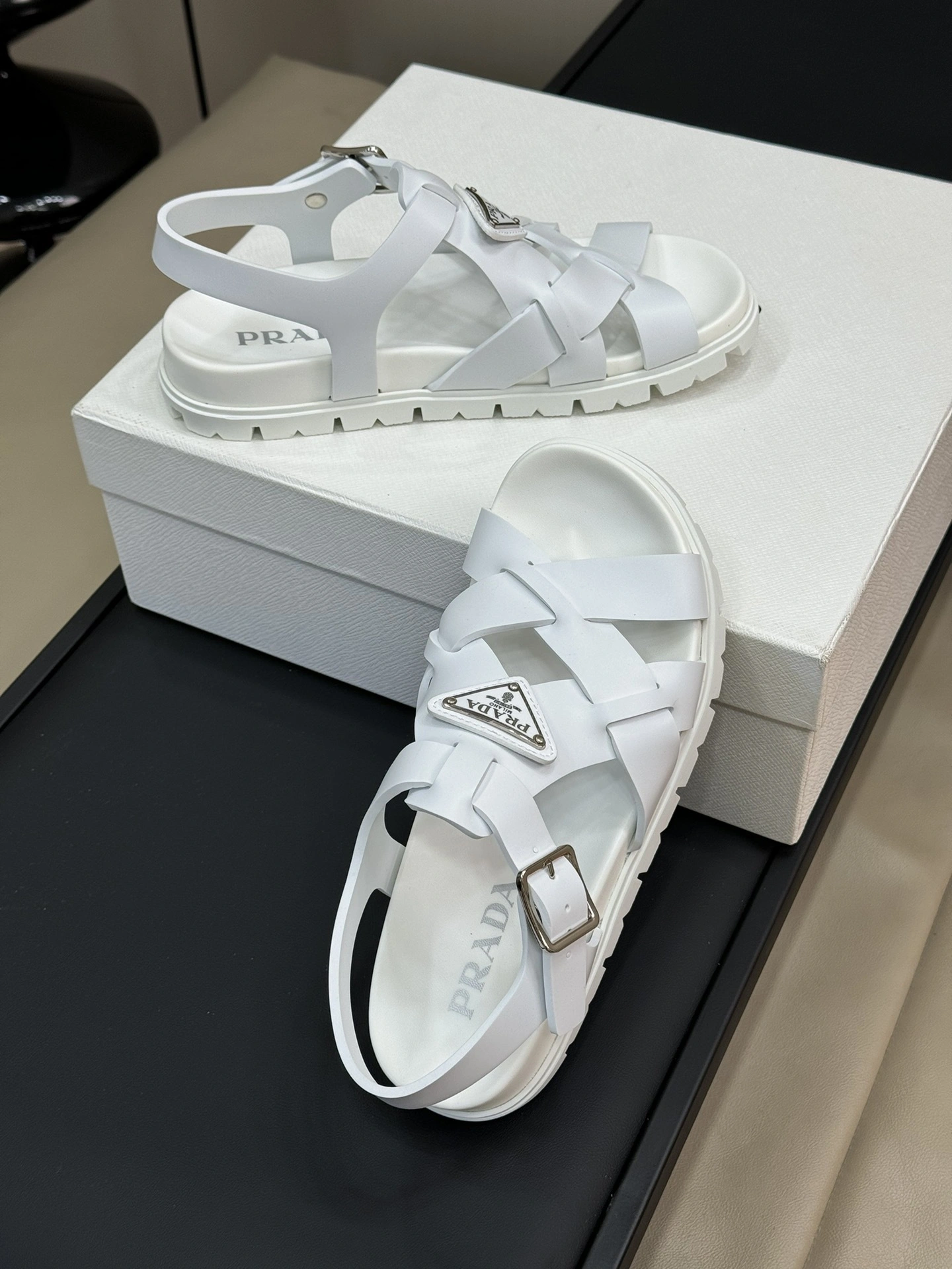 COCO-- Pr141 2X3118_3LKK_F0437 item:E-X047D0210