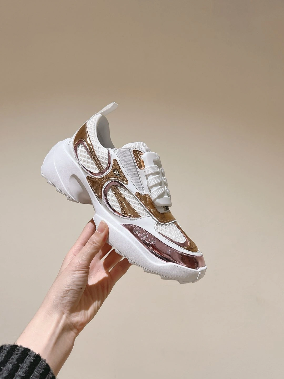 COCO-- RO65R RVW75640850U9H viv skate cowhide item：E-X362I2912
