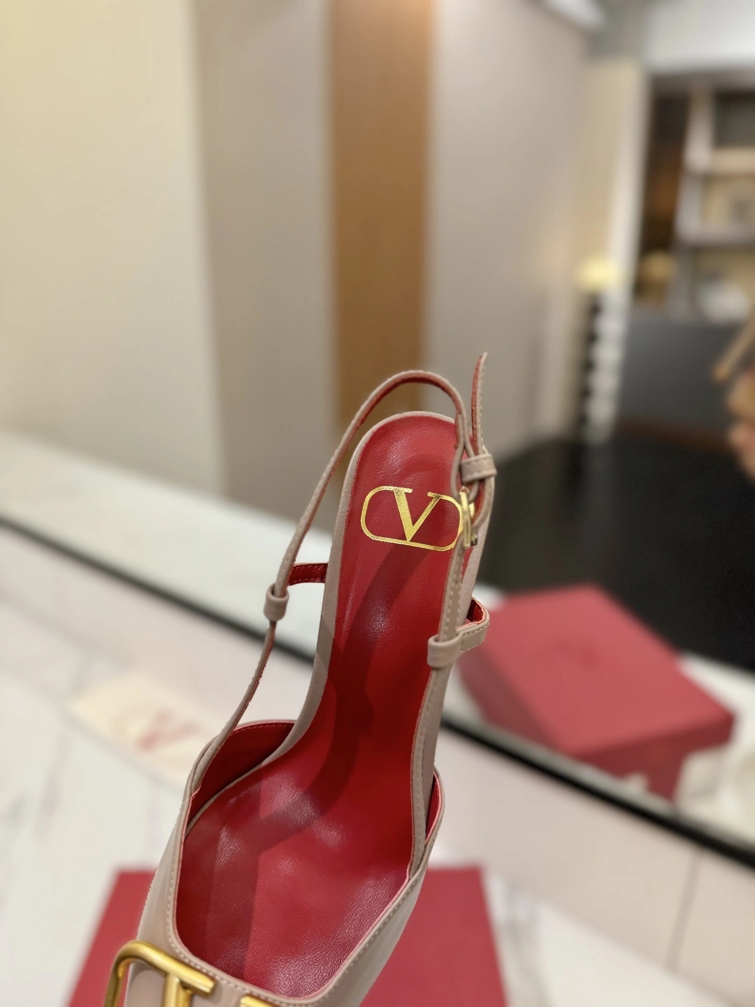 COCO-- V1859ti9o 1W2S0R01DSHP45 Heel height：8CM goatskin cowhide item:E-X138C3034