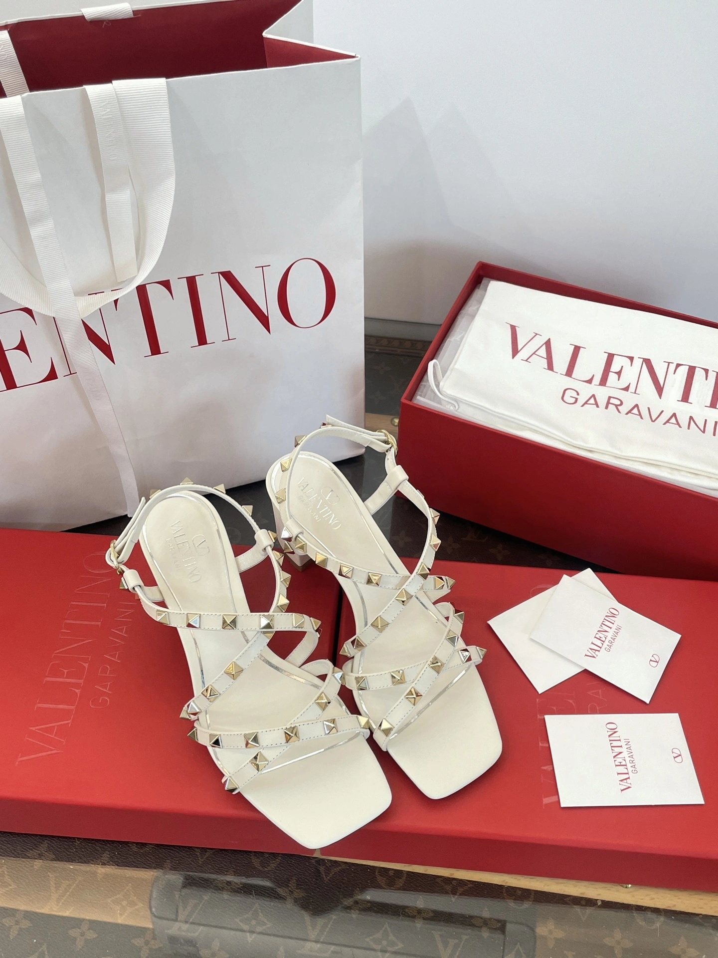 COCO-- V1859ti9o 3W2S0HR7VODI16 Calfskin item:E-X230F1253