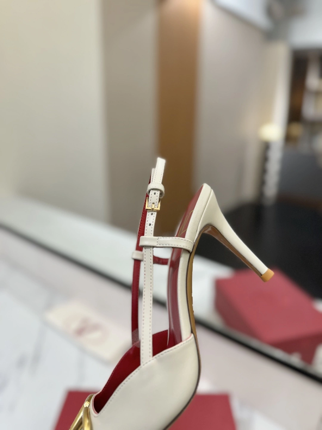 COCO-- V1859ti9o 4W2S0R01DSHI16 Heel height：8CM goatskin cowhide item:E-X138C3035