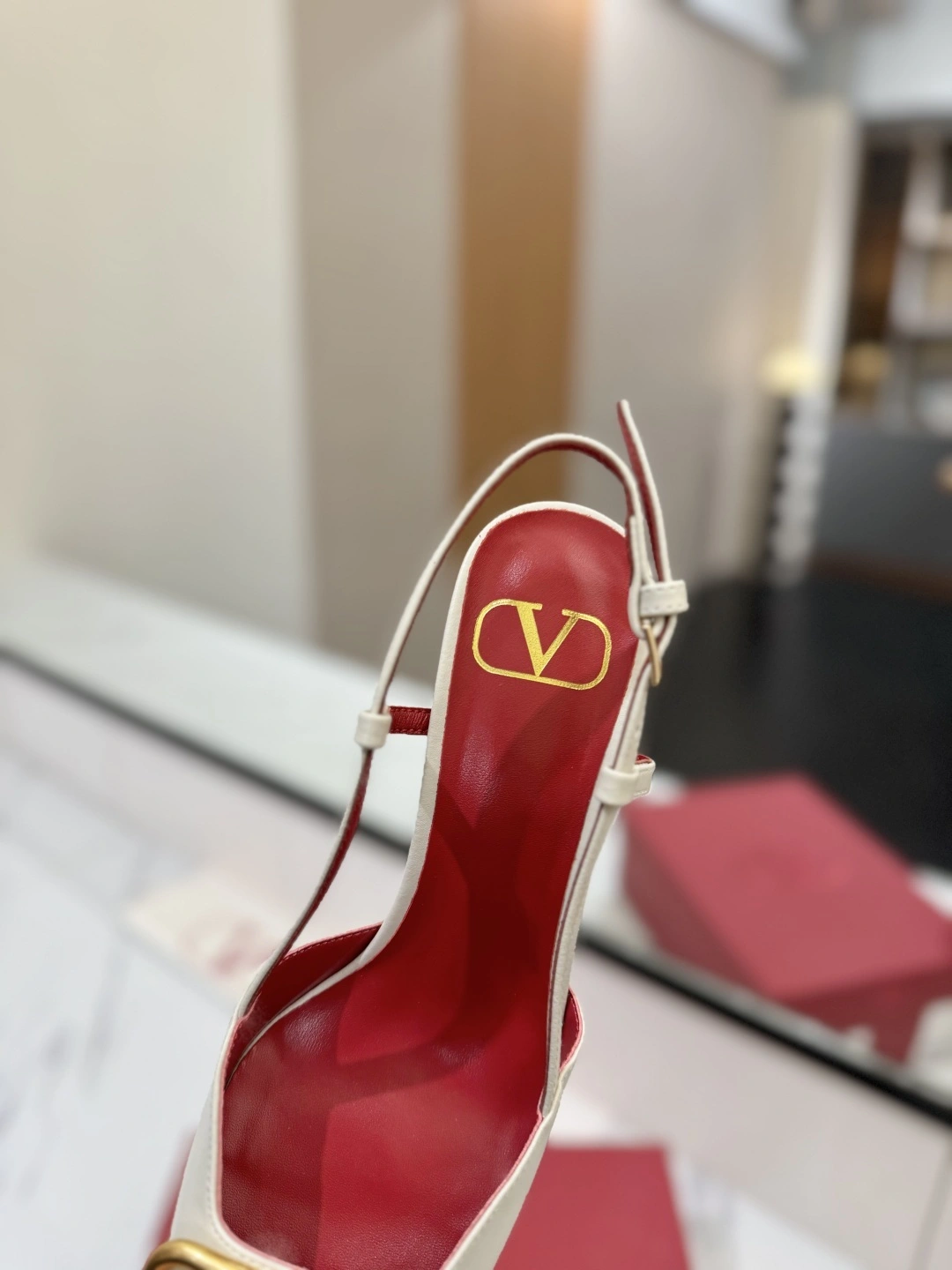 COCO-- V1859ti9o 4W2S0R01DSHI16 Heel height：8CM goatskin cowhide item:E-X138C3035