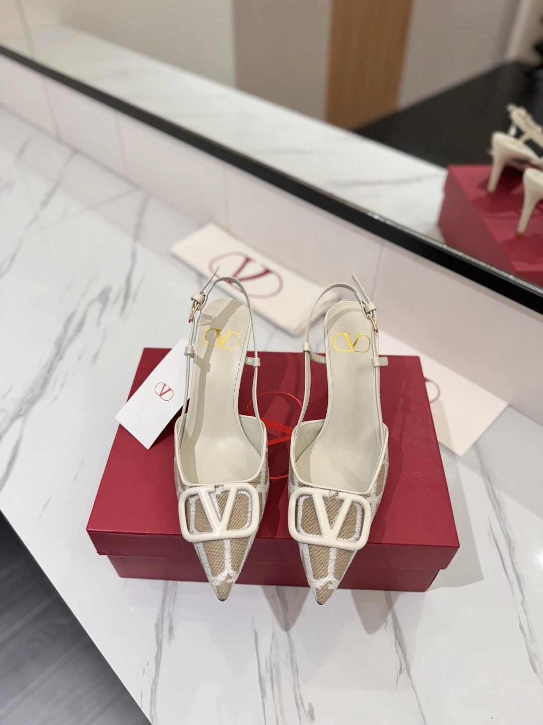 COCO-- V1859ti9o 4W2S0R01JMAYT3 Heel height：8CM goatskin item:E-X138C3019