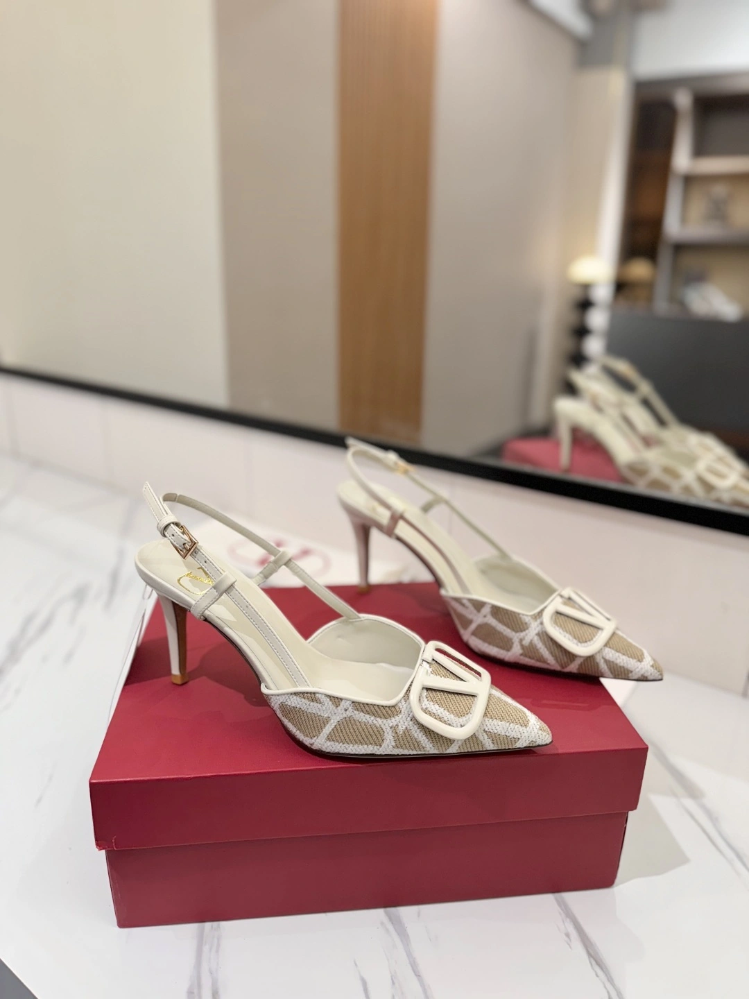 COCO-- V1859ti9o 4W2S0R01JMAYT3 Heel height：8CM goatskin item:E-X138C3019