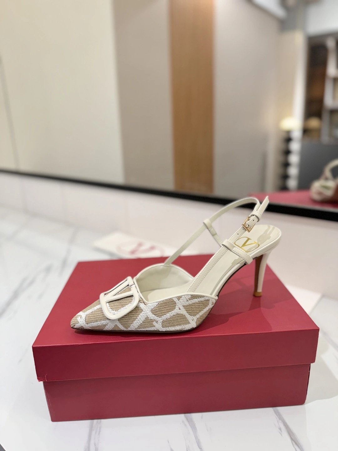 COCO-- V1859ti9o 4W2S0R01JMAYT3 Heel height：8CM goatskin item:E-X138C3019