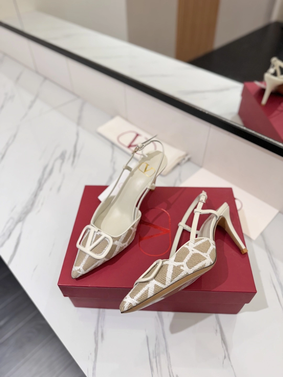 COCO-- V1859ti9o 4W2S0R01JMAYT3 Heel height：8CM goatskin item:E-X138C3019