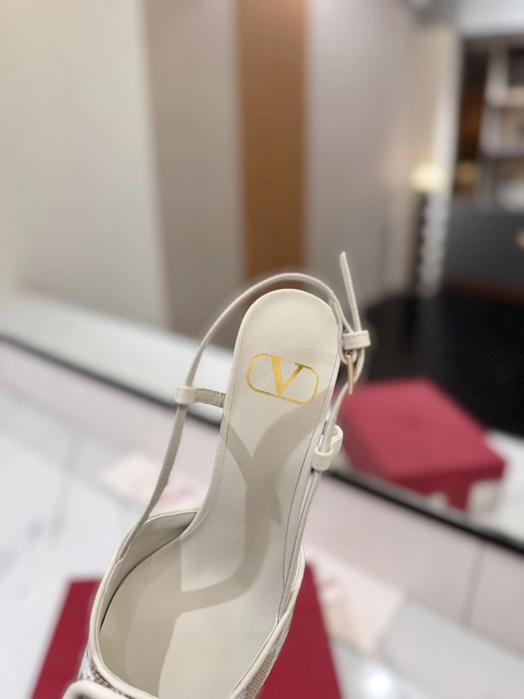 COCO-- V1859ti9o 4W2S0R01JMAYT3 Heel height：8CM goatskin item:E-X138C3019