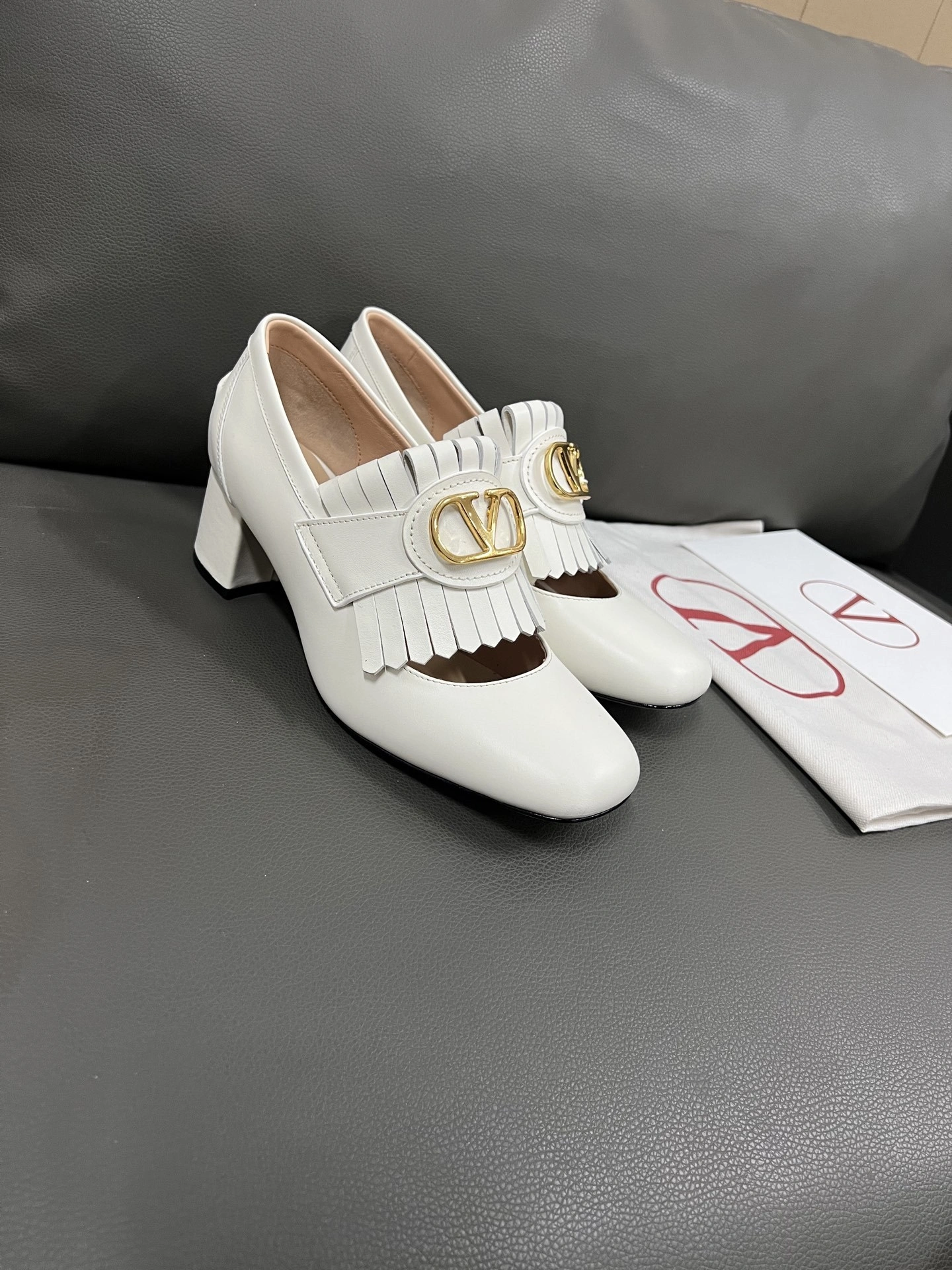 COCO-- V1859ti9o 4WS0LP7DSH098 Heel height： 6CM Calfskin item:E-X194D4039