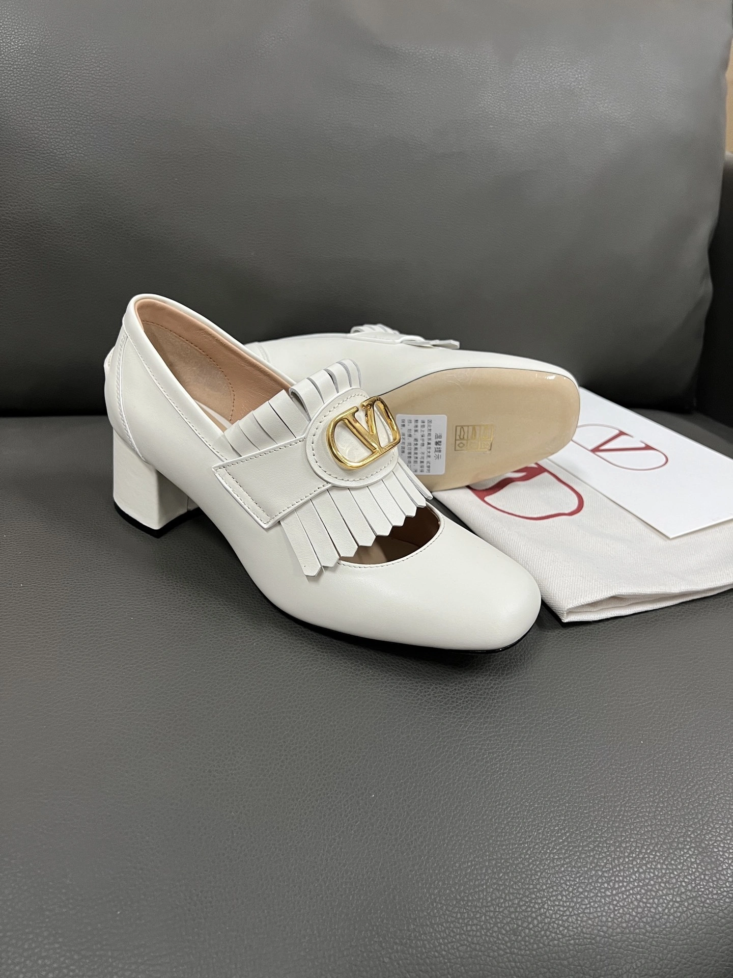 COCO-- V1859ti9o 4WS0LP7DSH098 Heel height： 6CM Calfskin item:E-X194D4039