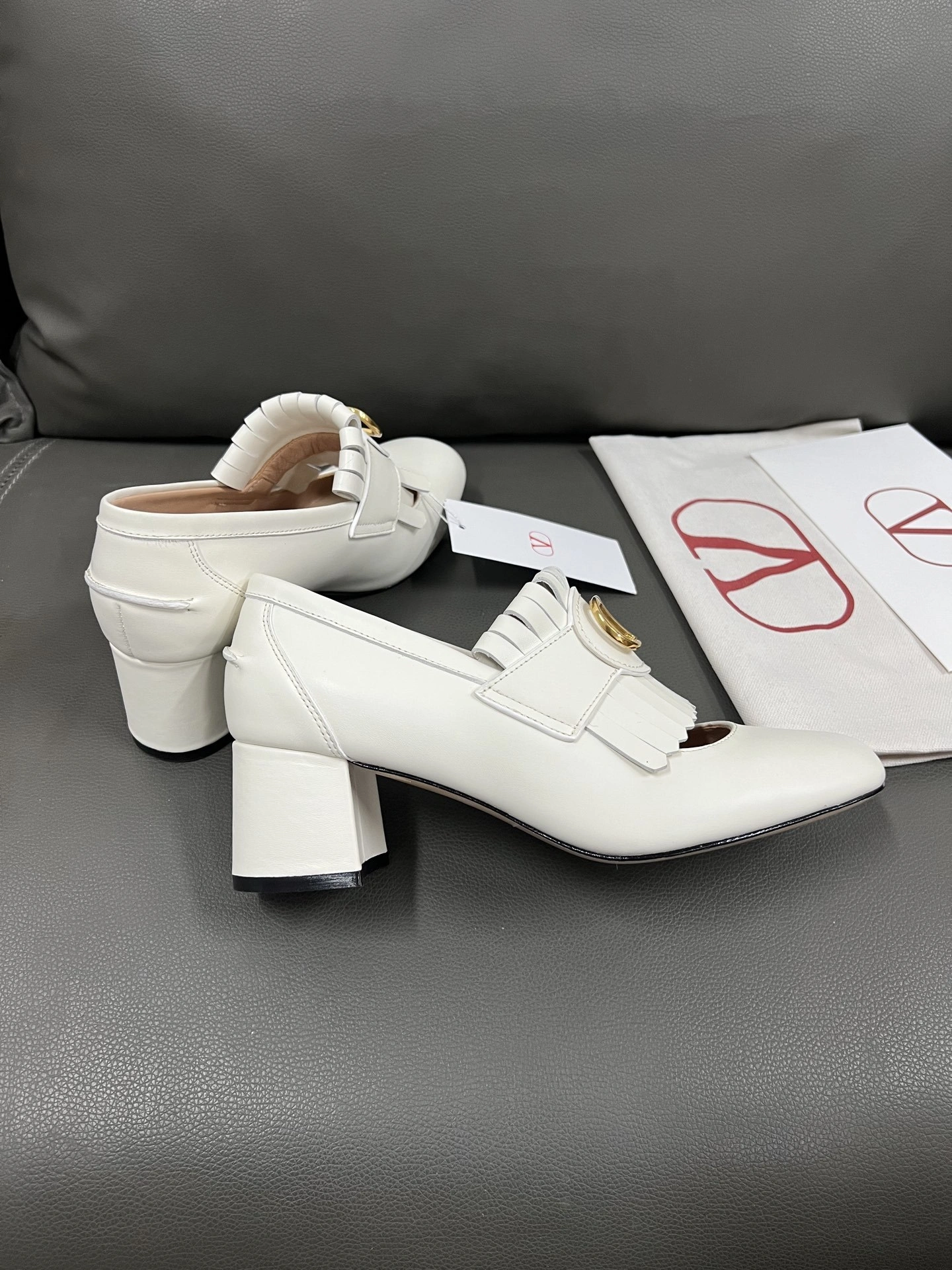 COCO-- V1859ti9o 4WS0LP7DSH098 Heel height： 6CM Calfskin item:E-X194D4039