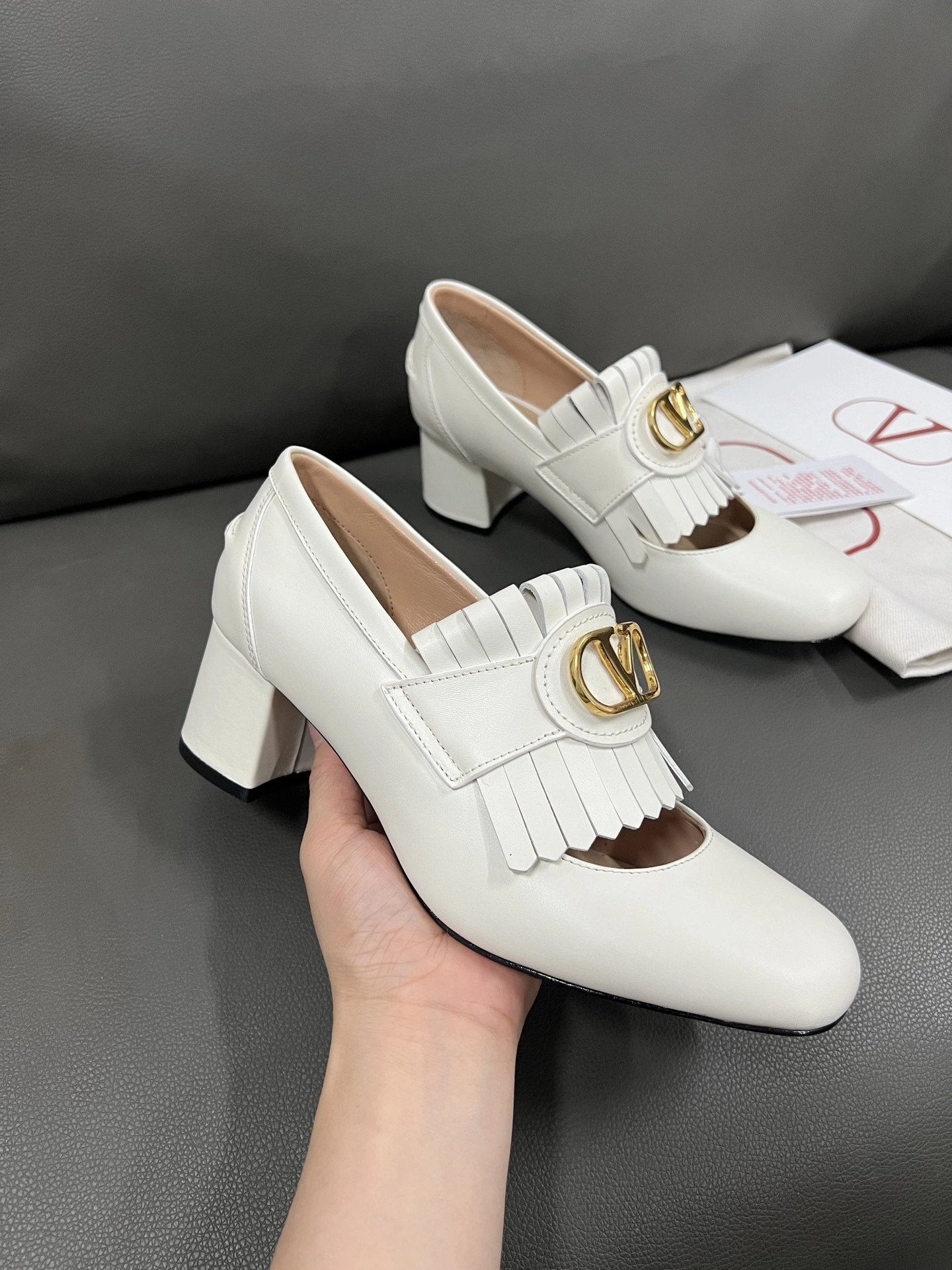 COCO-- V1859ti9o 4WS0LP7DSH098 Heel height： 6CM Calfskin item:E-X194D4039