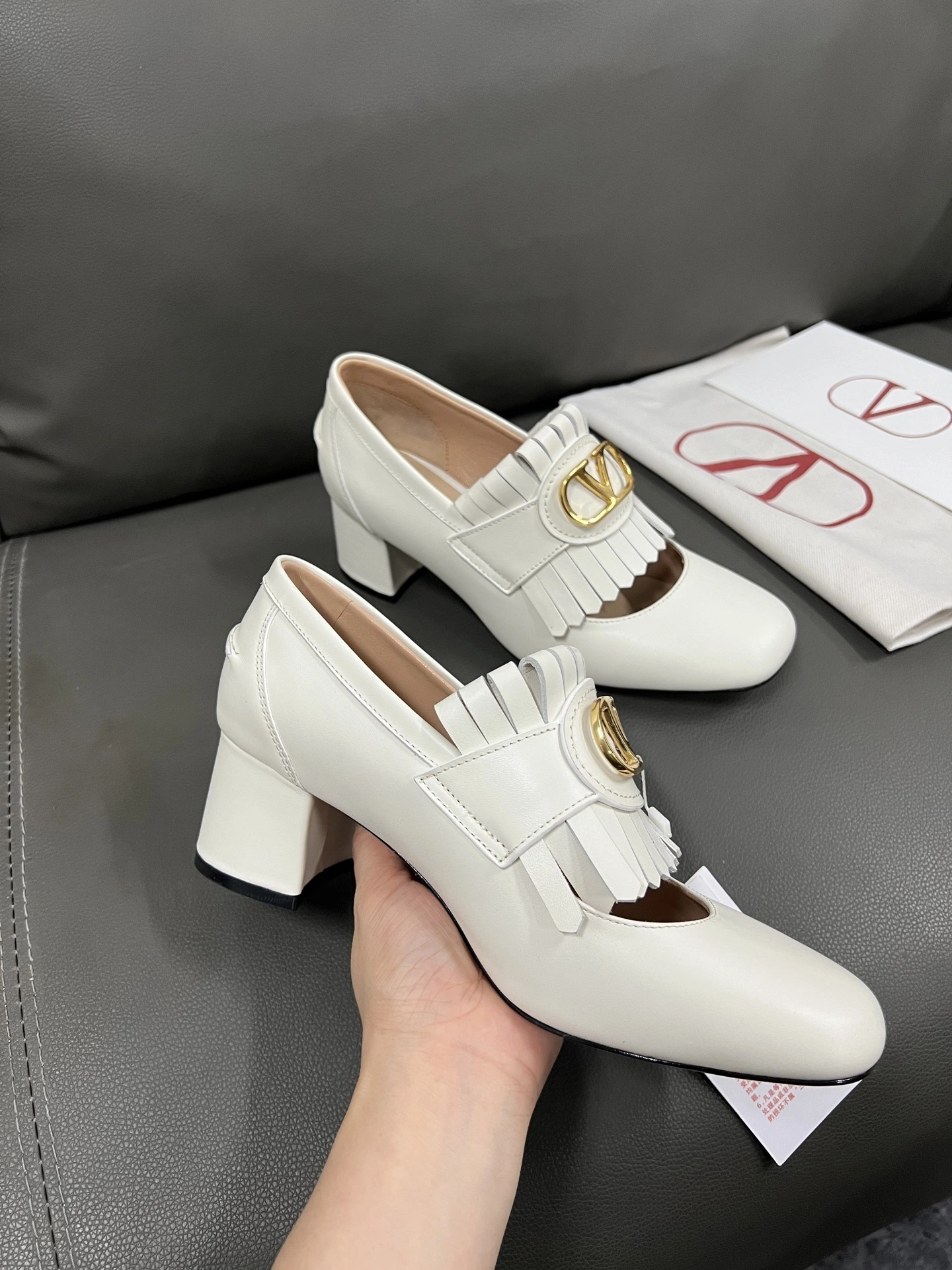 COCO-- V1859ti9o 4WS0LP7DSH098 Heel height： 6CM Calfskin item:E-X194D4039