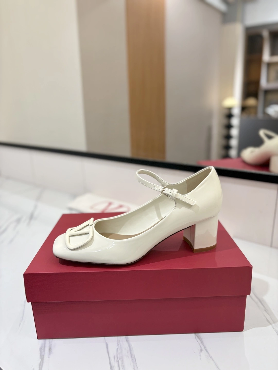 COCO-- V1859ti9o 5W2S0IA4TMKI16 Heel height：6CM cowhide sheepskin item:E-X138C3006