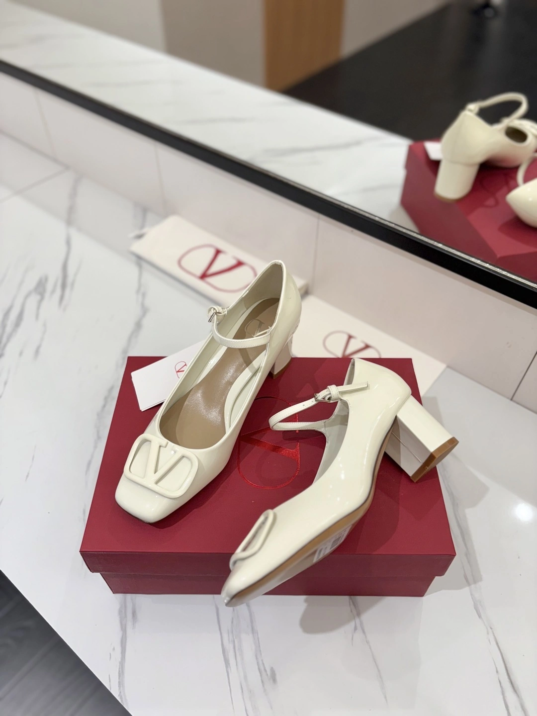 COCO-- V1859ti9o 5W2S0IA4TMKI16 Heel height：6CM cowhide sheepskin item:E-X138C3006