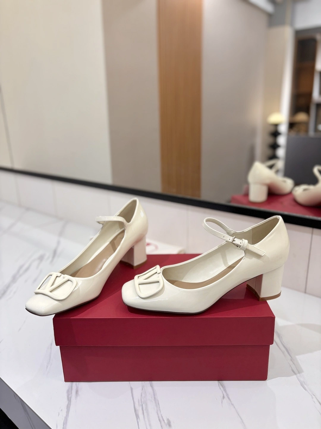 COCO-- V1859ti9o 5W2S0IA4TMKI16 Heel height：6CM cowhide sheepskin item:E-X138C3006