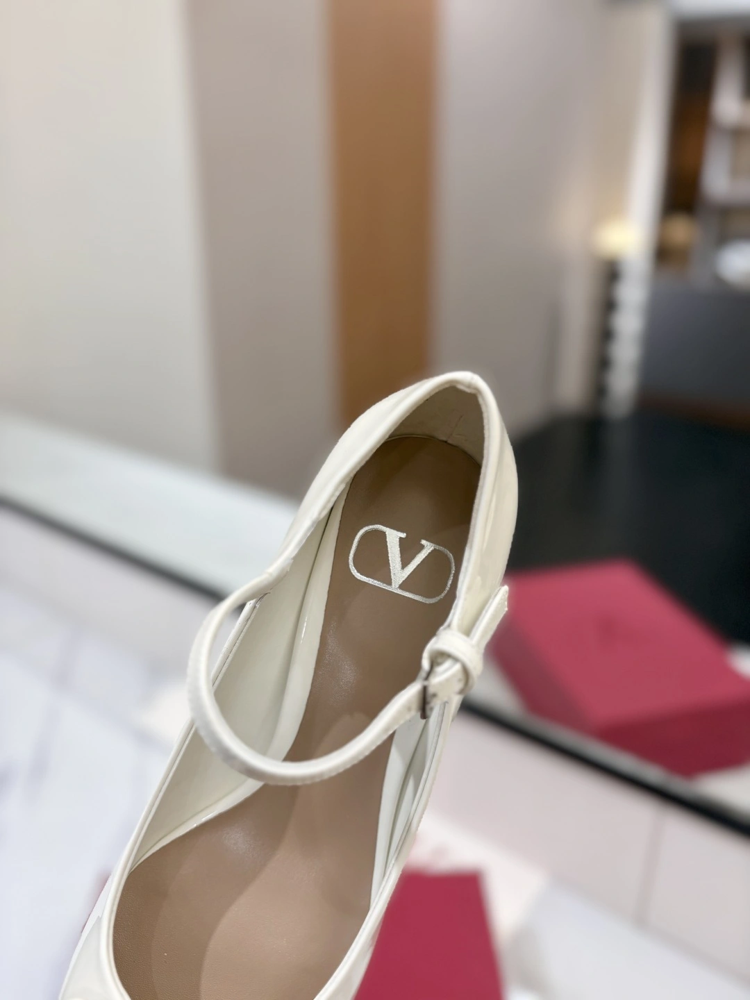 COCO-- V1859ti9o 5W2S0IA4TMKI16 Heel height：6CM cowhide sheepskin item:E-X138C3006
