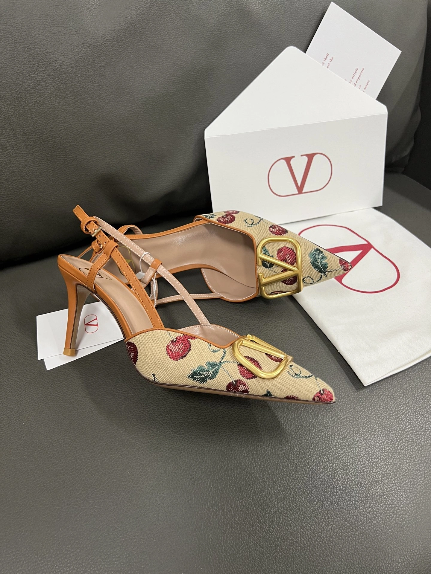 COCO-- V1859ti9o 6W0S0R01NNX32H Heel height： 8CM sheepskin item:E-X194D4038