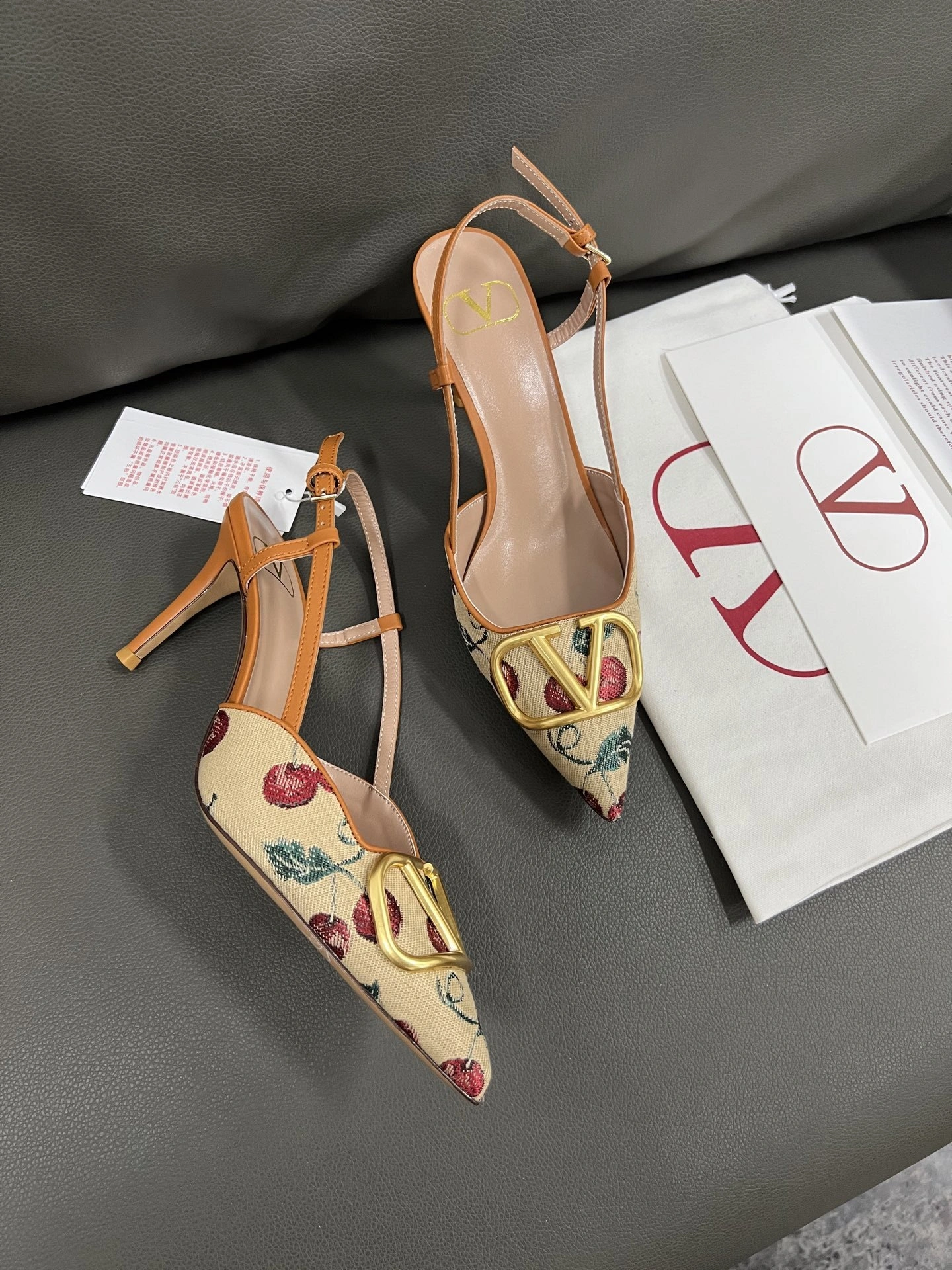 COCO-- V1859ti9o 6W0S0R01NNX32H Heel height： 8CM sheepskin item:E-X194D4038