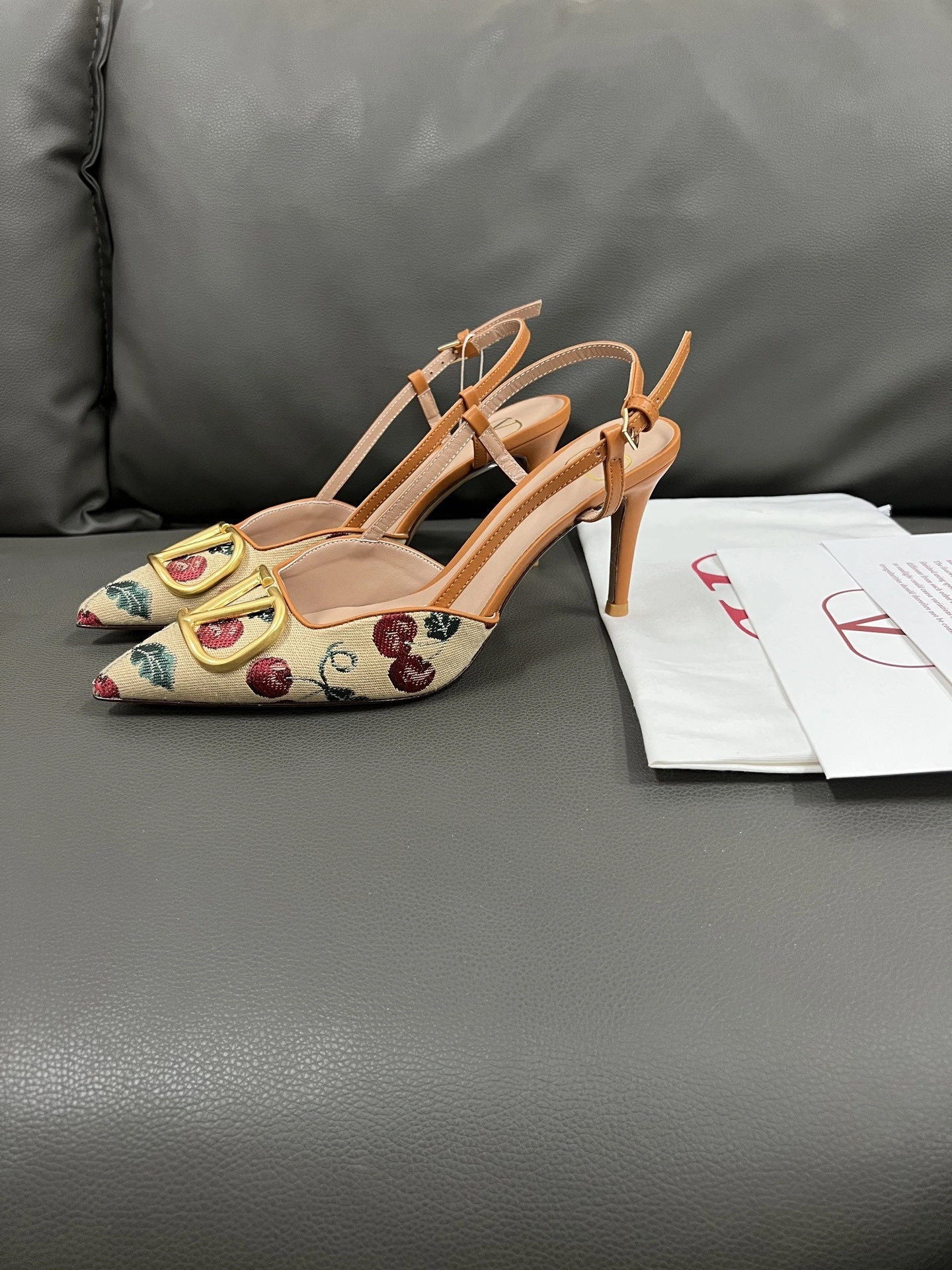 COCO-- V1859ti9o 6W0S0R01NNX32H Heel height： 8CM sheepskin item:E-X194D4038