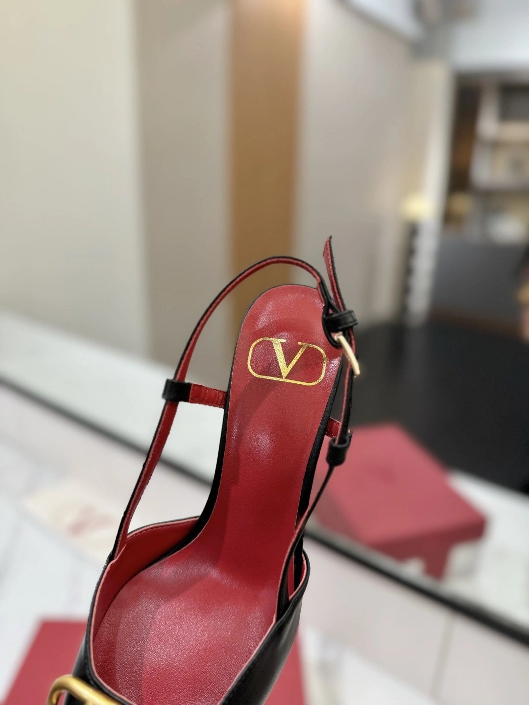 COCO-- V1859ti9o VW2S0R01DSH0NO Heel height：8CM goatskin cowhide item:E-X138C3043
