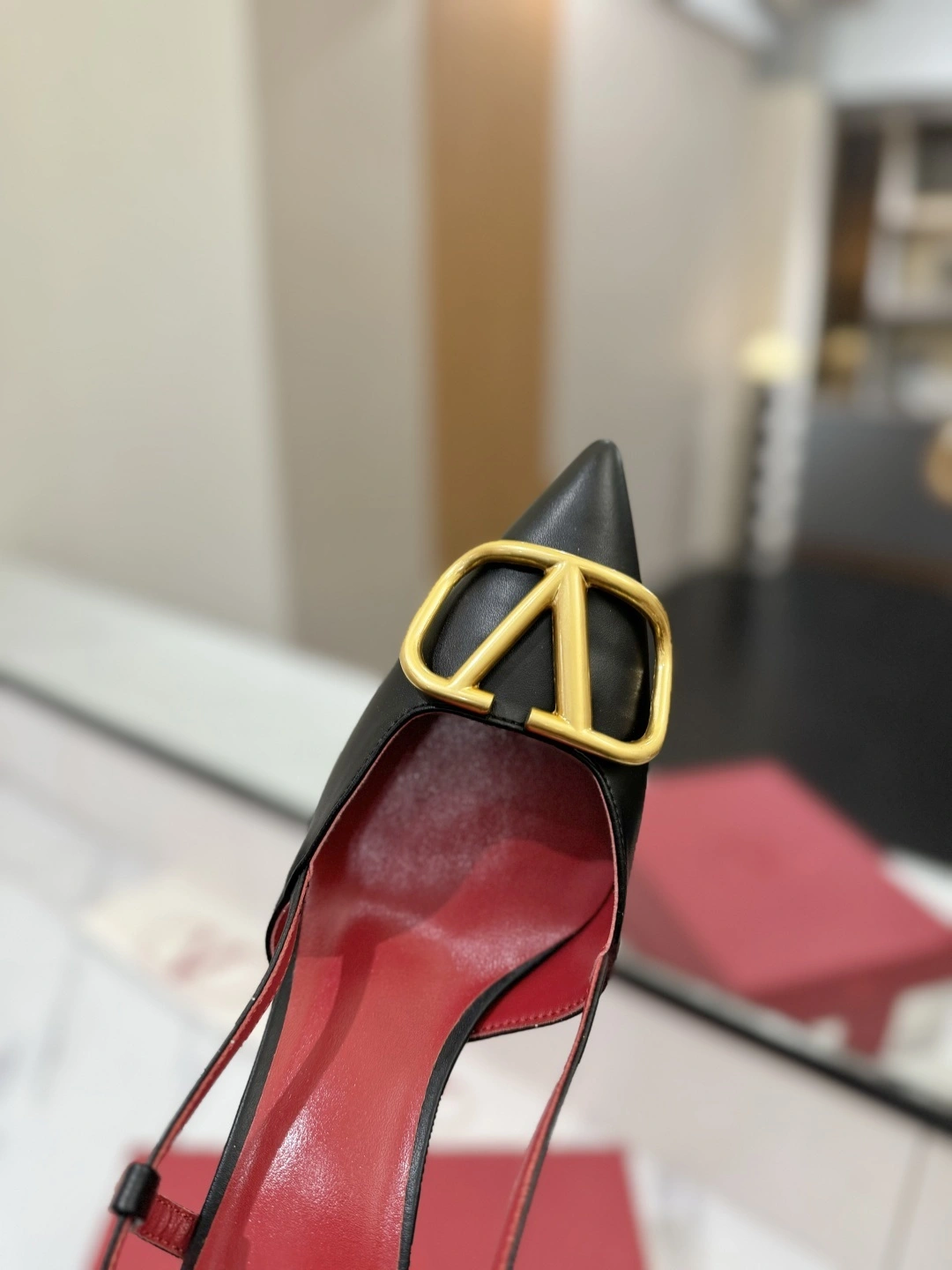 COCO-- V1859ti9o VW2S0R01DSH0NO Heel height：8CM goatskin cowhide item:E-X138C3043