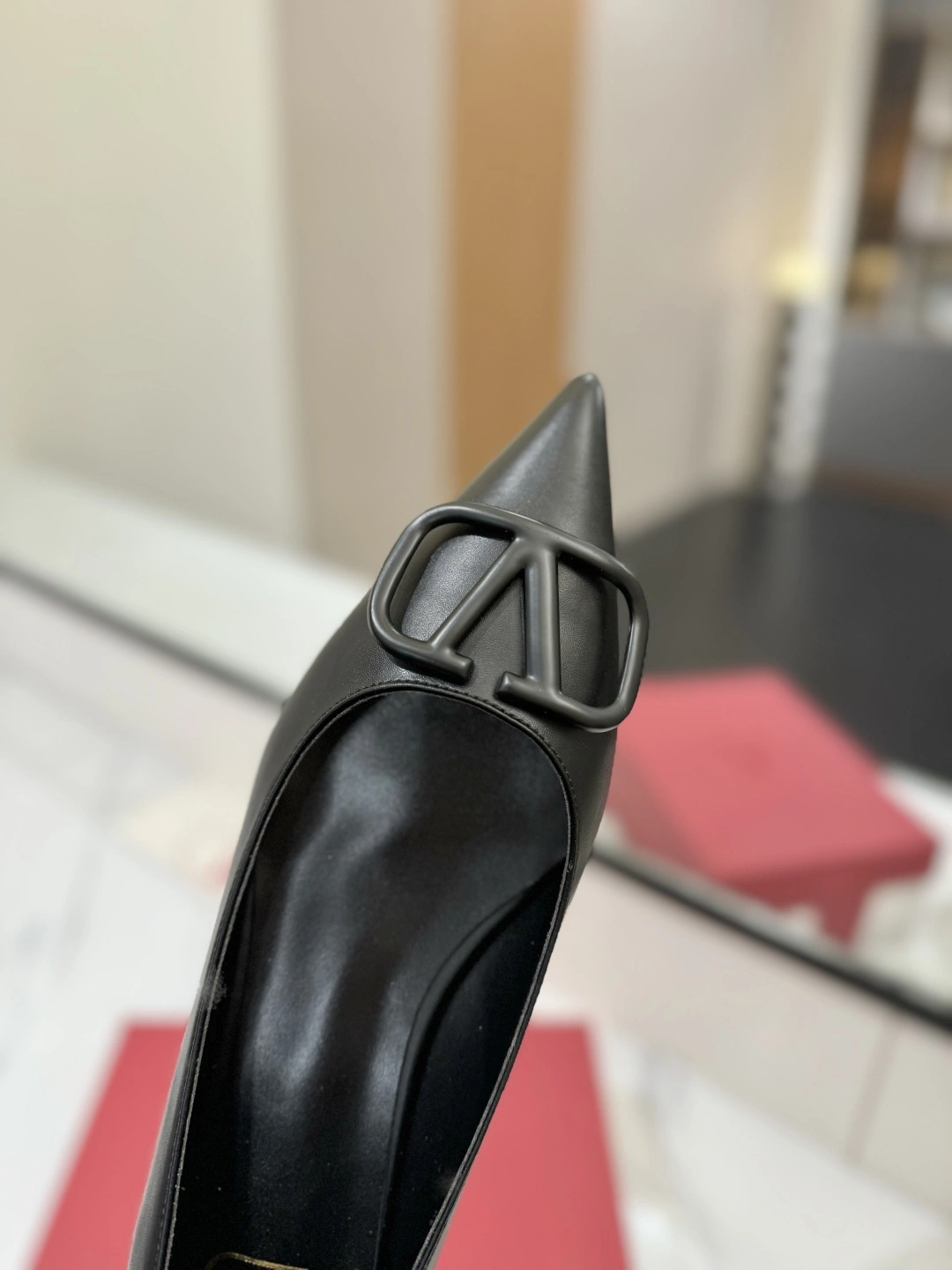COCO-- V1859ti9o VW2S0T72MZF0NO Heel height：1CM goatskin Calfskin item:E-X138C3030