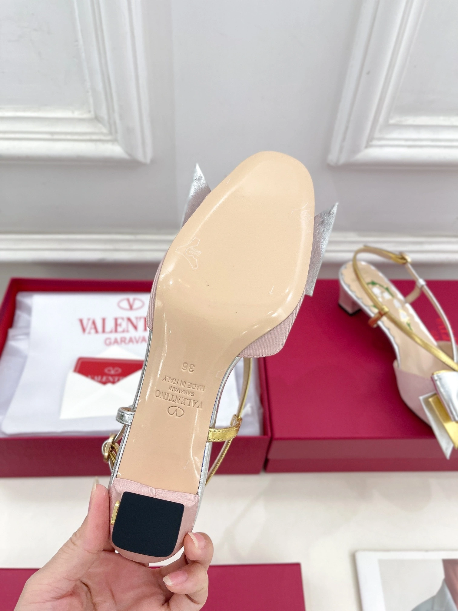COCO-- V1859ti9o WS0LB6QLJR1U Heel height：4CM Roman Stud goatskin item:D-X000L2548