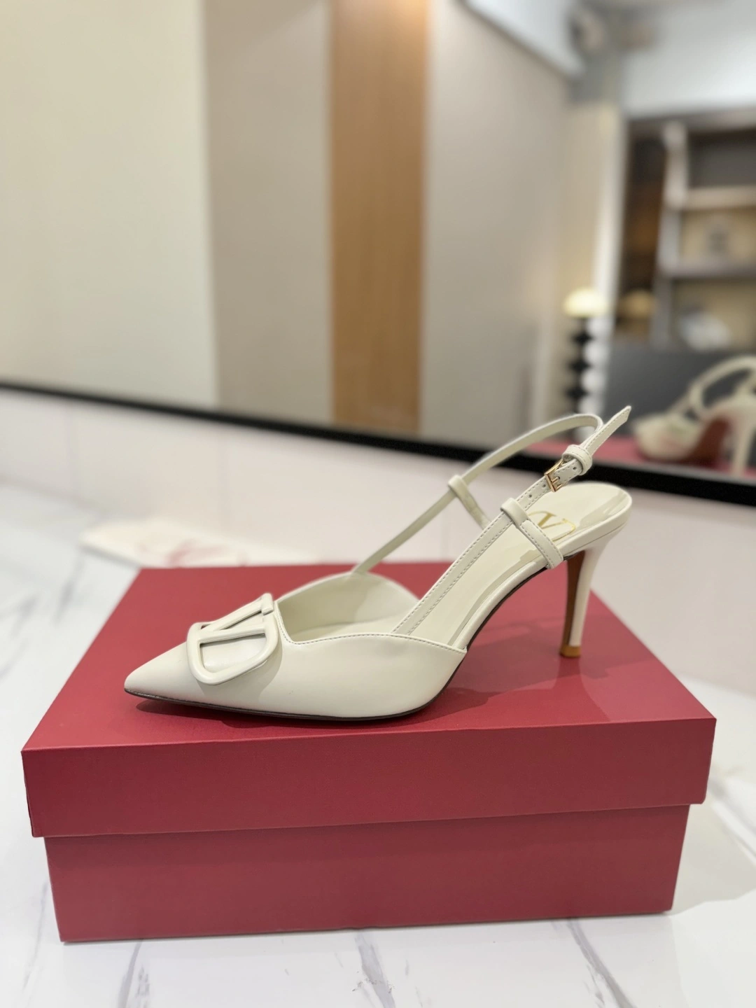 COCO-- V1859ti9o XW2S0R01MZFI16 Heel height：8CM goatskin cowhide item:E-X138C3036