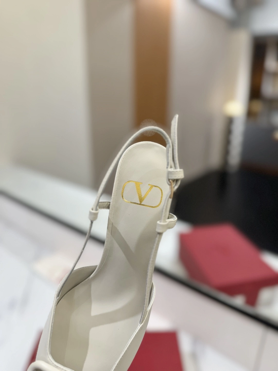 COCO-- V1859ti9o XW2S0R01MZFI16 Heel height：8CM goatskin cowhide item:E-X138C3036