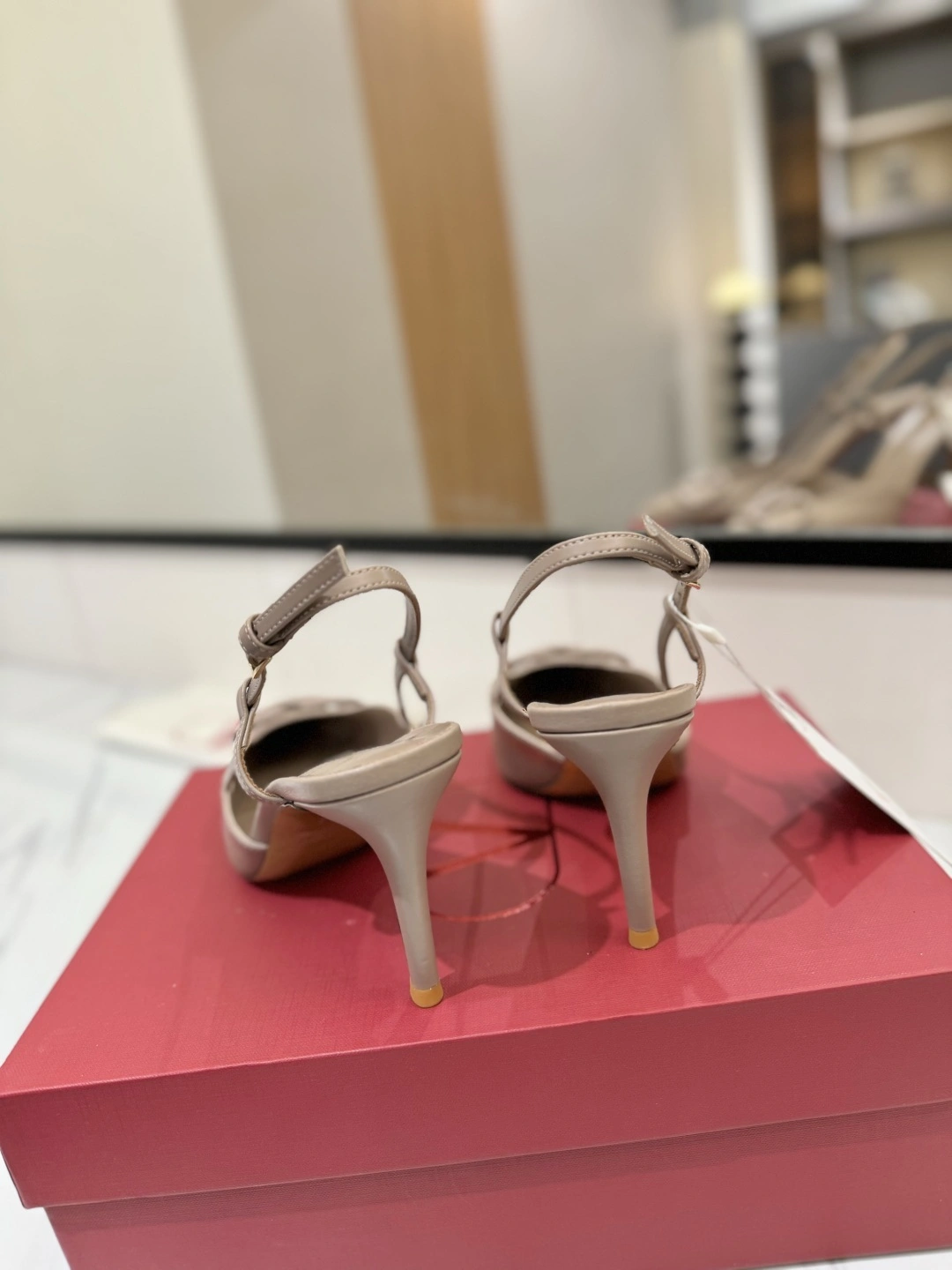COCO-- V1859ti9o XW2S0R01MZFP45 Heel height：8CM goatskin cowhide item:E-X138C3038