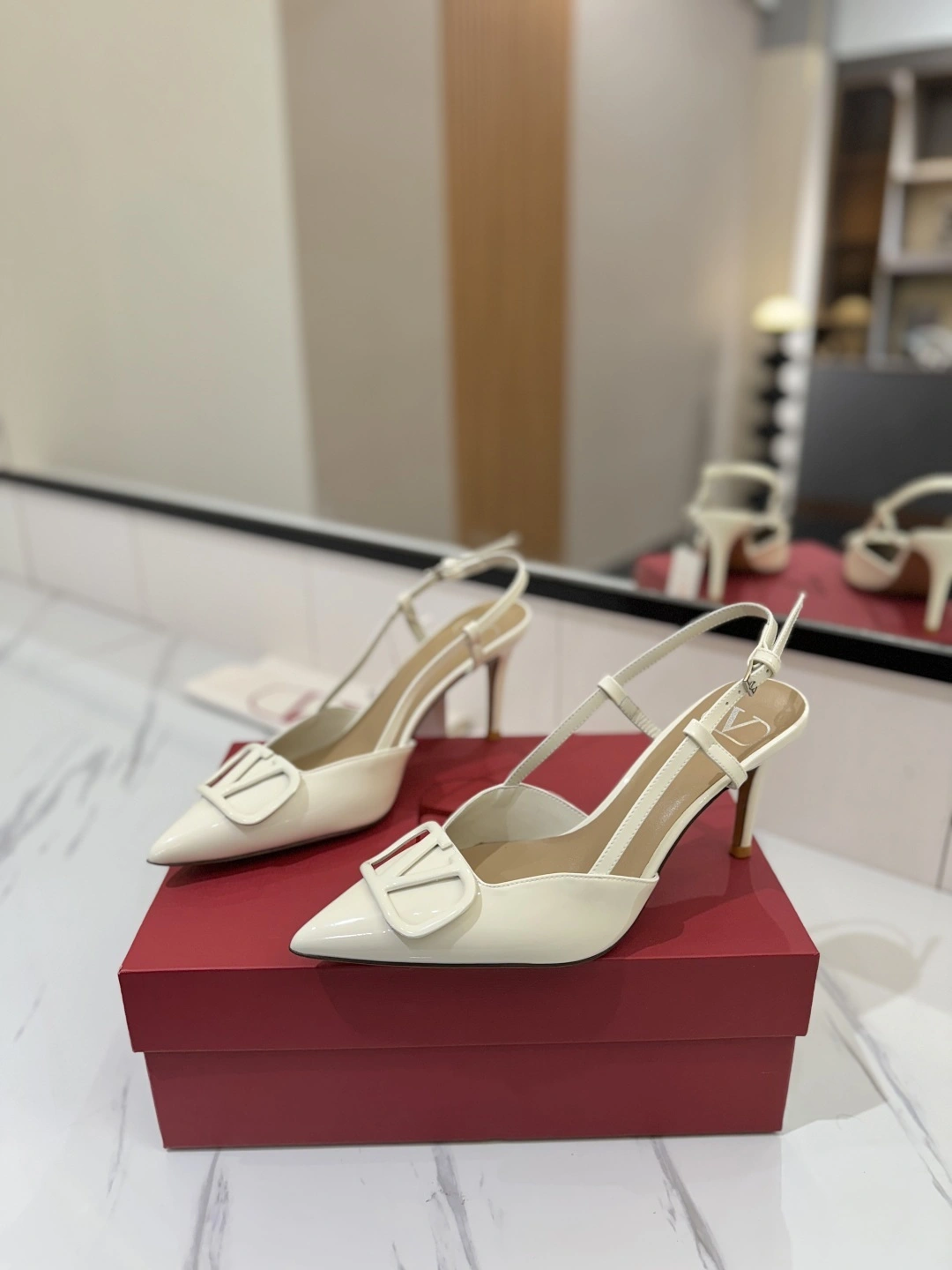 COCO-- V1859ti9o ZW2S0R01TMKI16 Heel height：8CM goatskin item:E-X138C3021