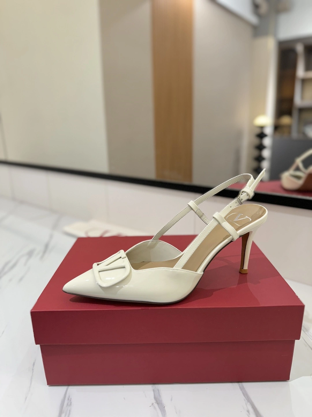 COCO-- V1859ti9o ZW2S0R01TMKI16 Heel height：8CM goatskin item:E-X138C3021