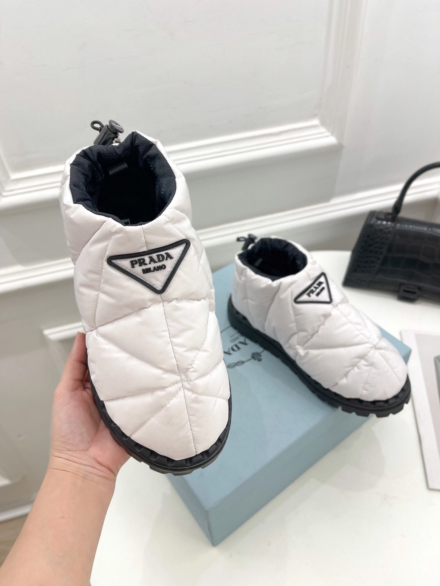 COCO-- item: B-X150J2159
