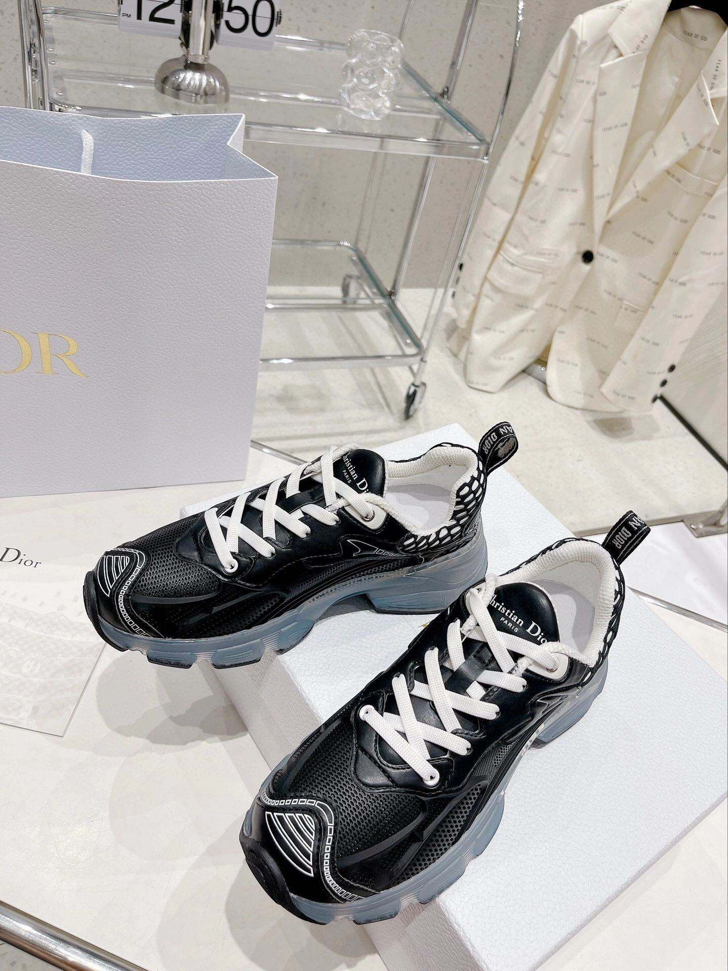 COCO-- item: B-X158J2215