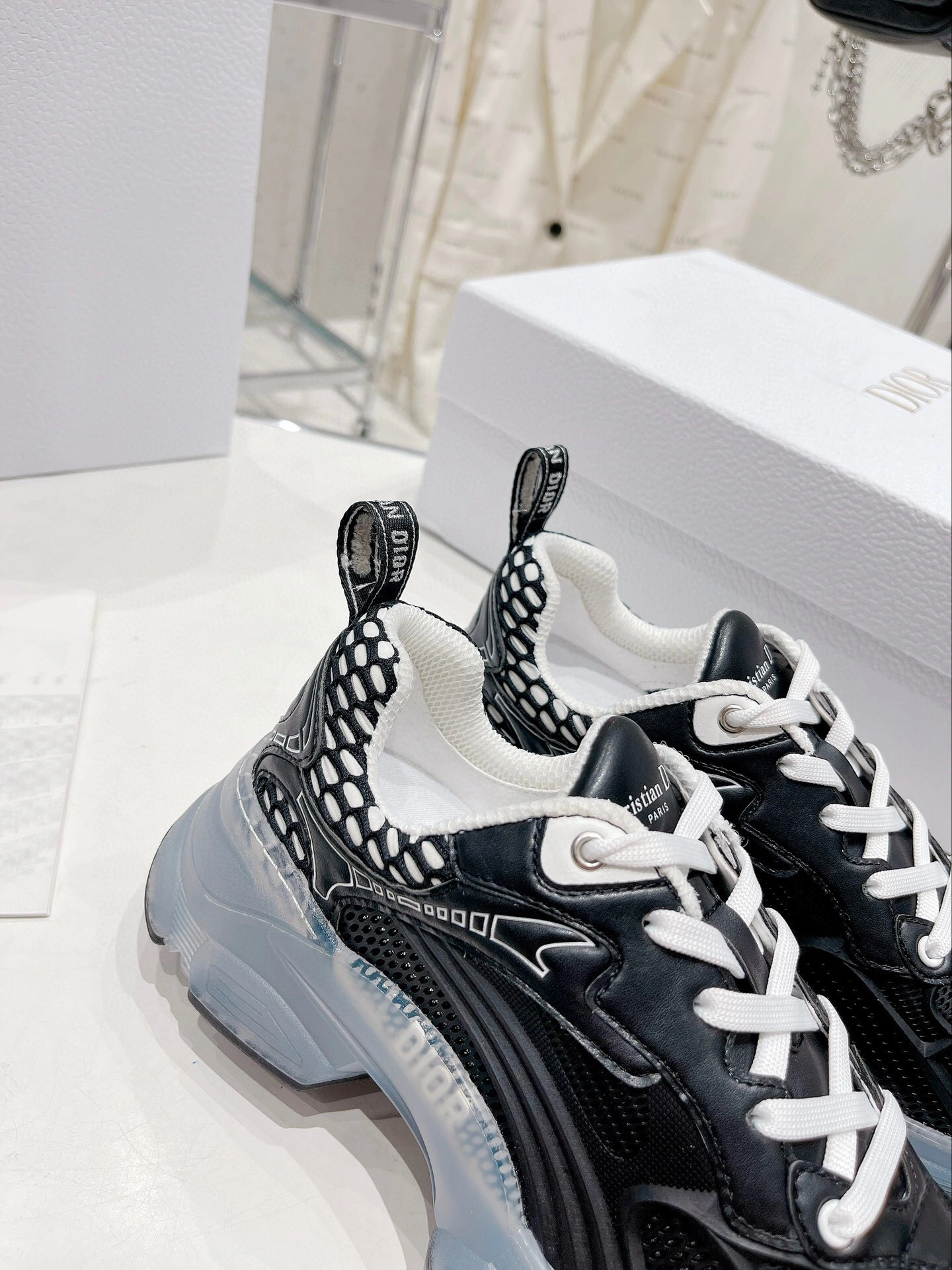 COCO-- item: B-X158J2215