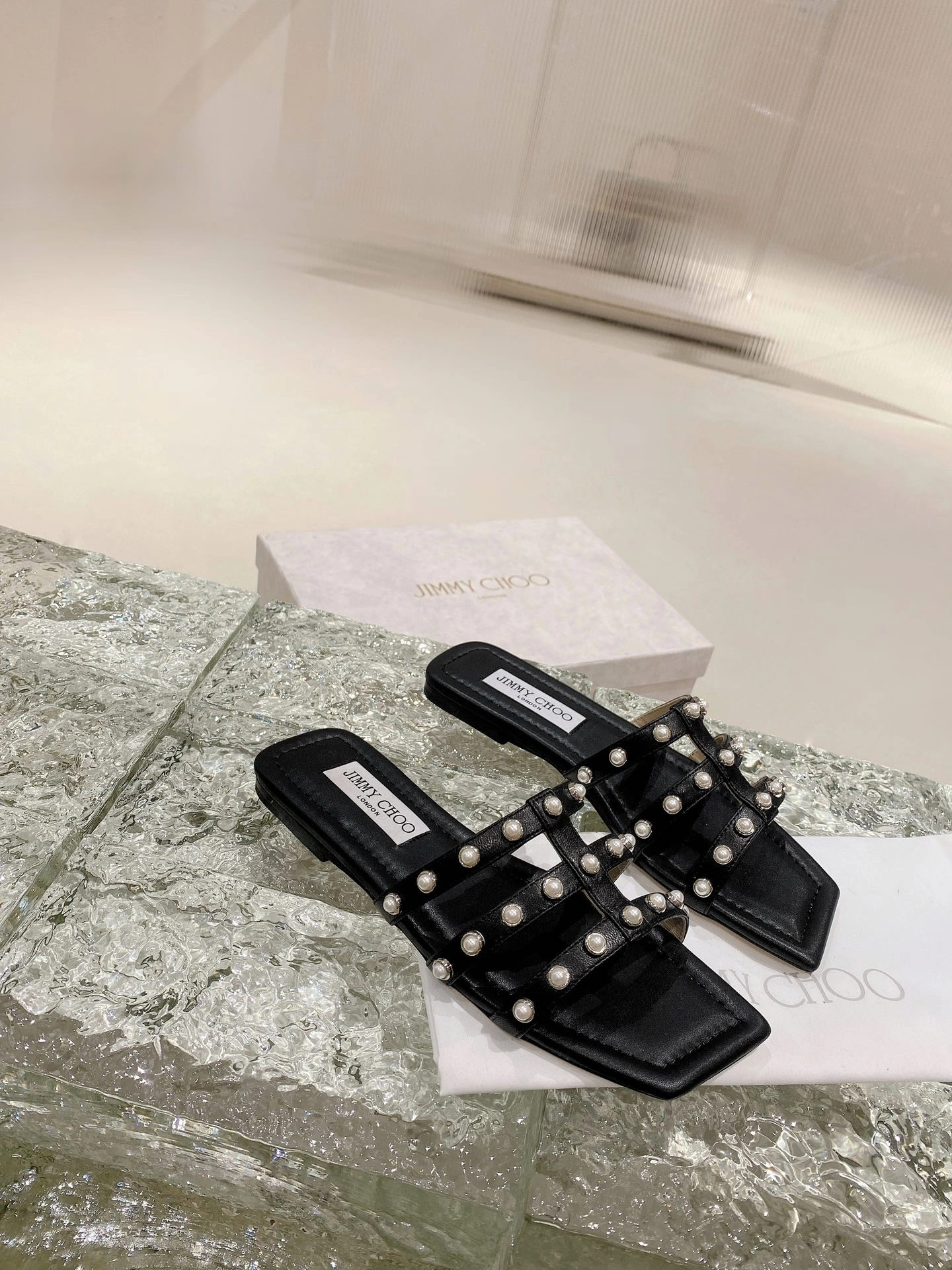 COCO - item:B-X158G2942