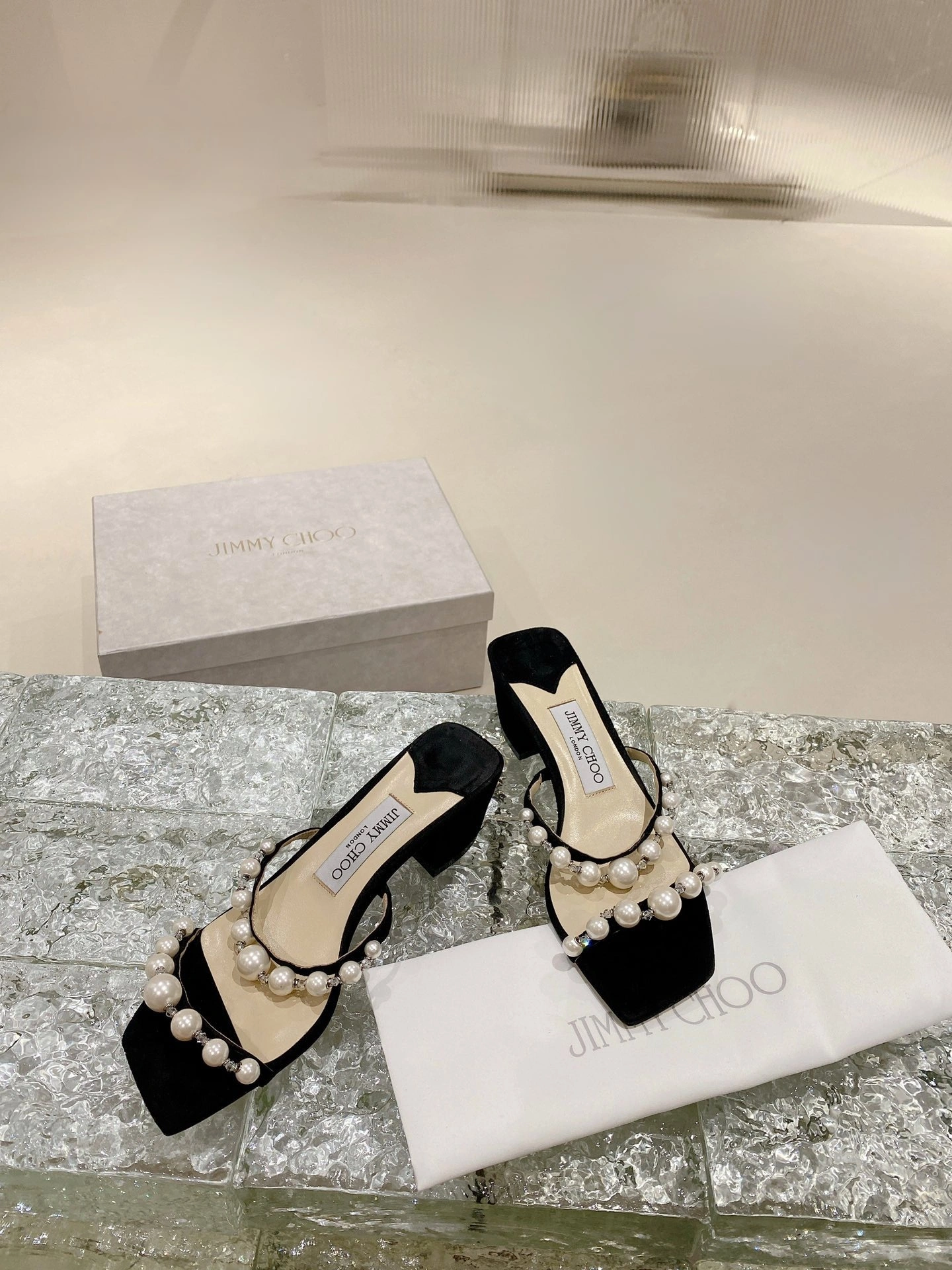 COCO - item:B-X158G2948