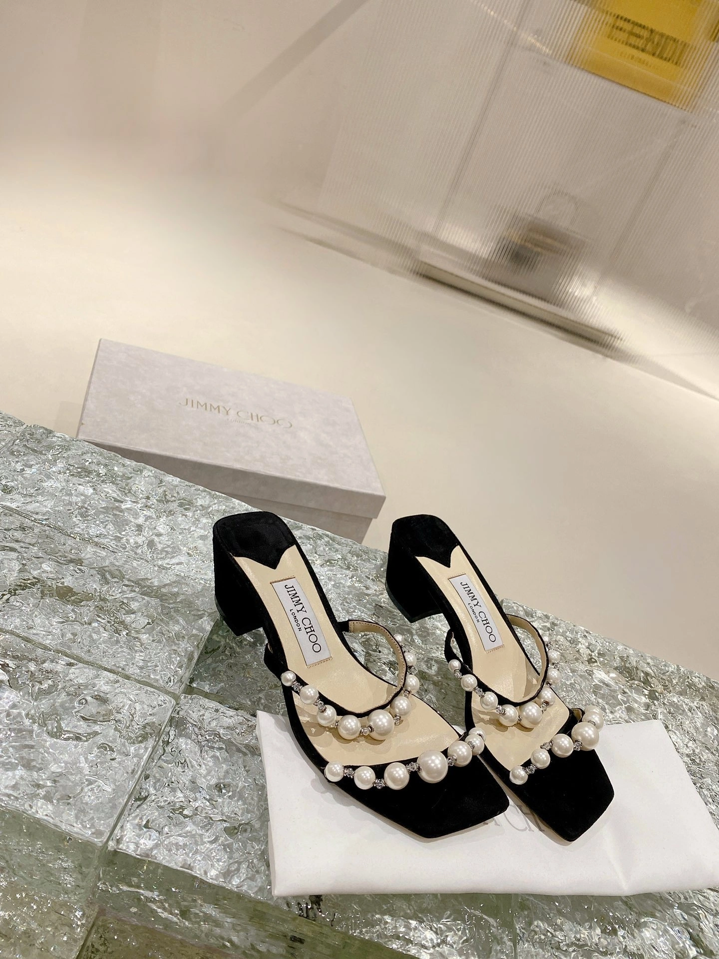 COCO - item:B-X158G2948
