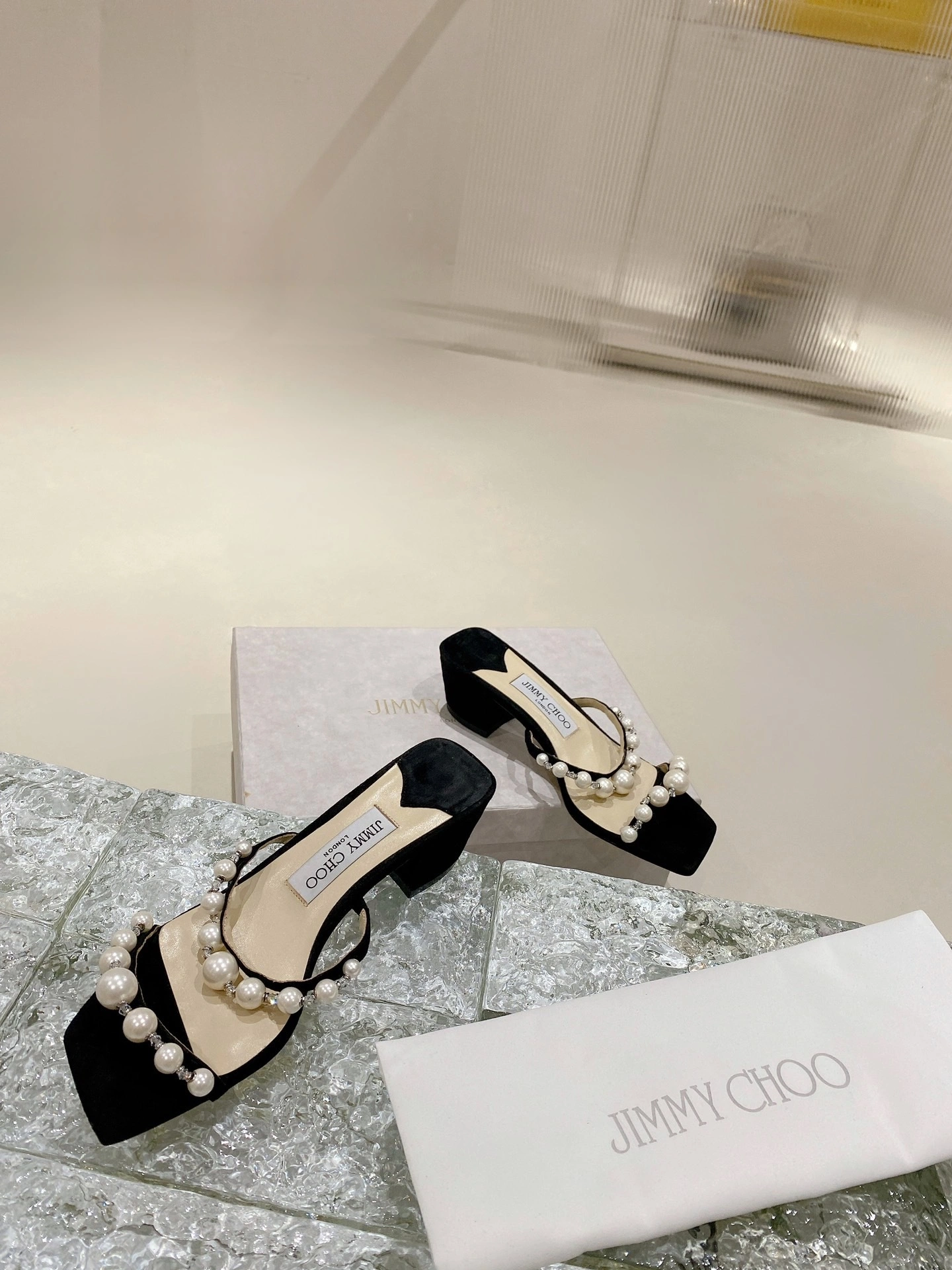 COCO - item:B-X158G2948