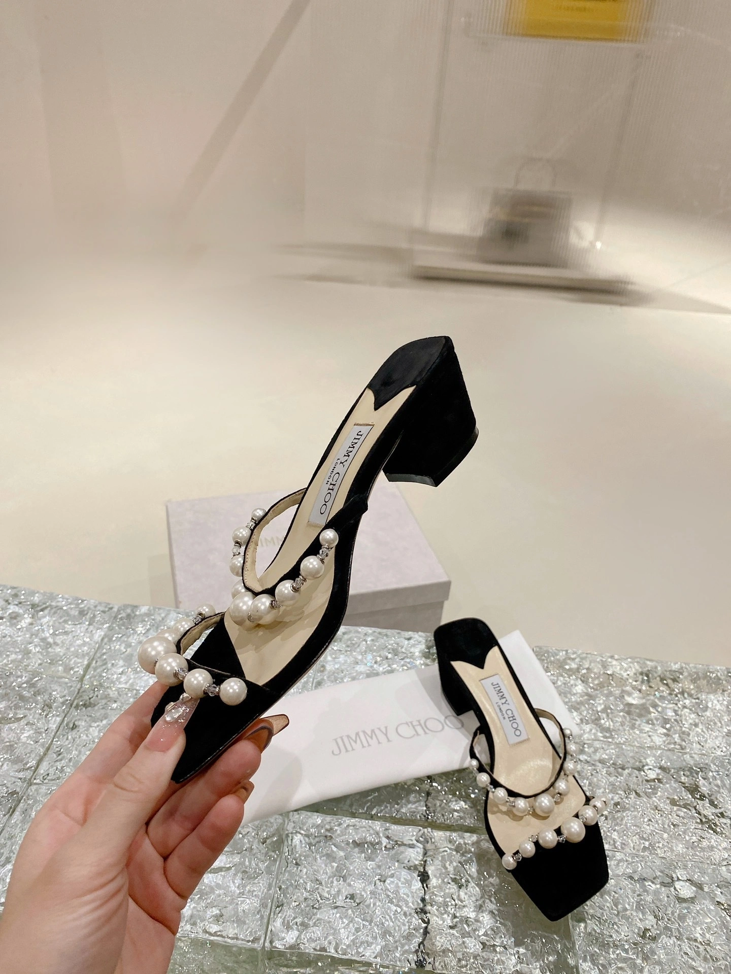 COCO - item:B-X158G2948