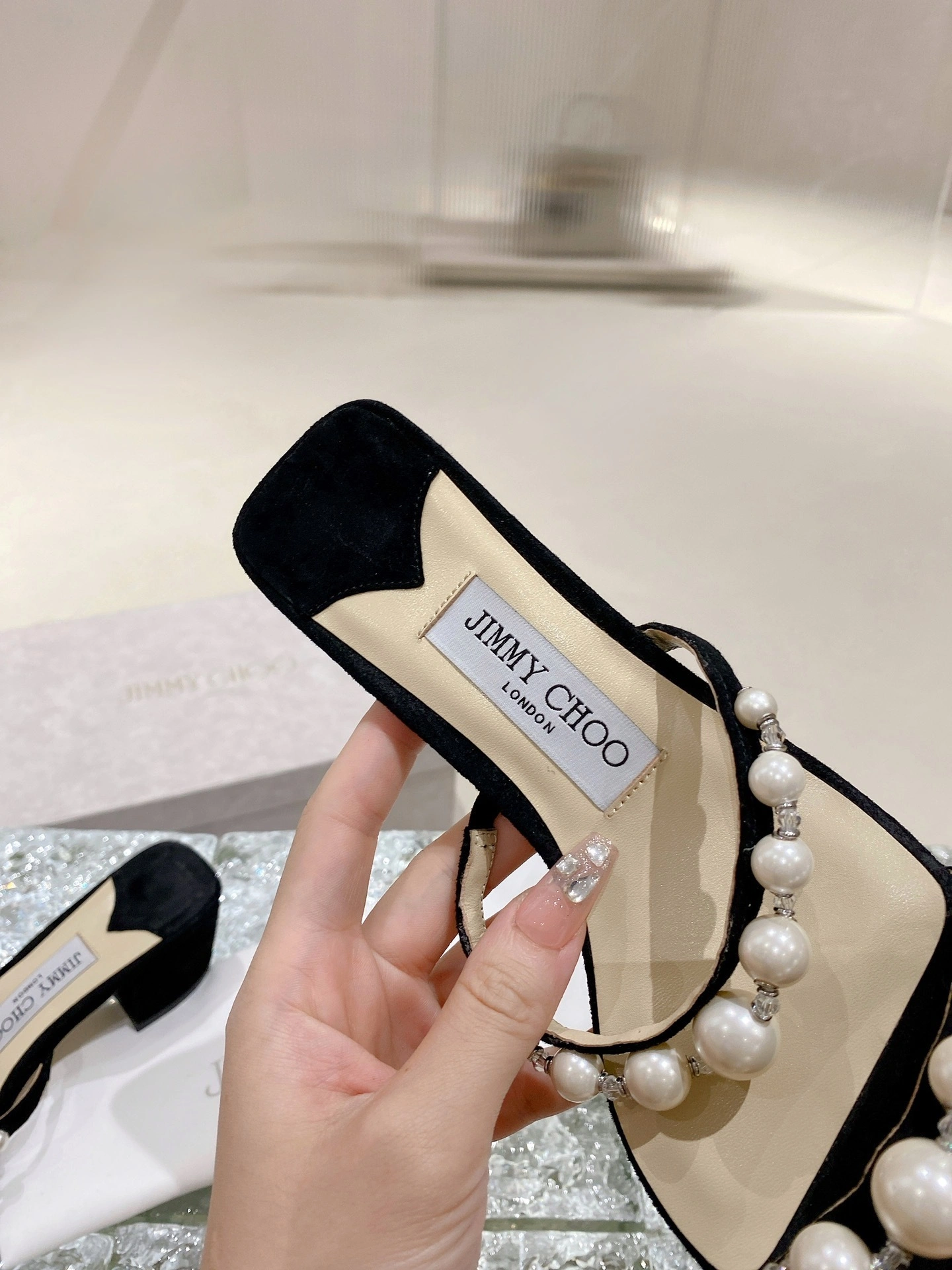COCO - item:B-X158G2948