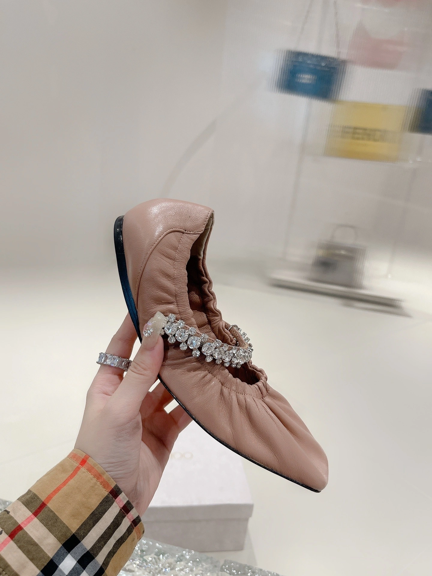 COCO - item:B-X158G2949