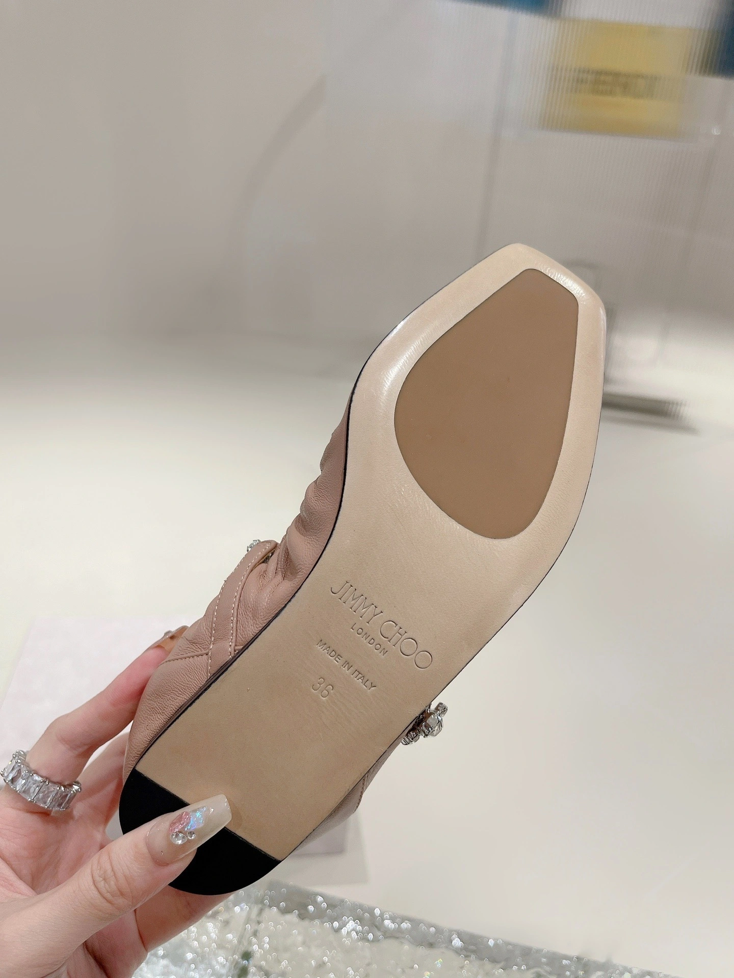 COCO - item:B-X158G2949