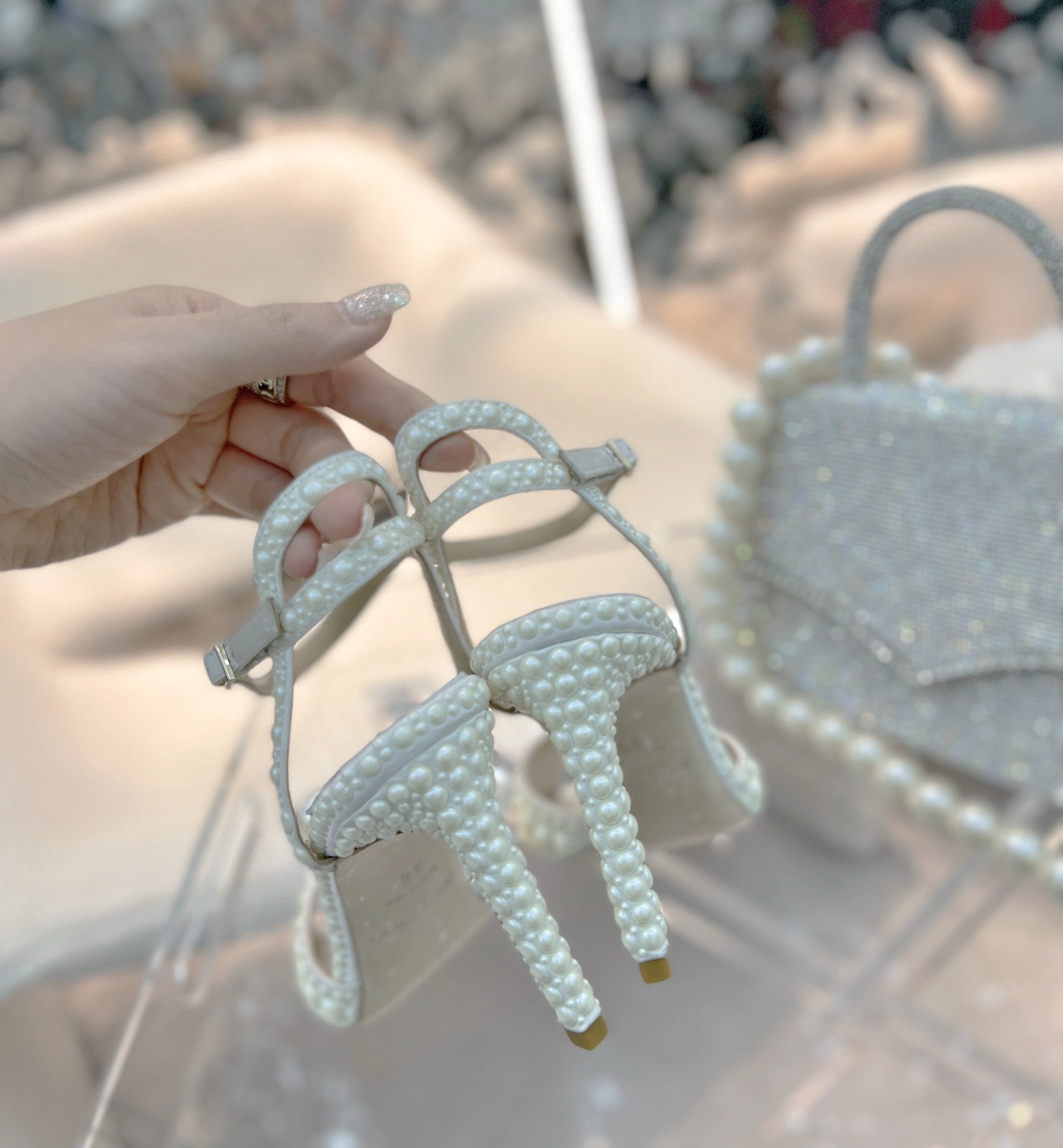 COCO - item:B-X158G2982