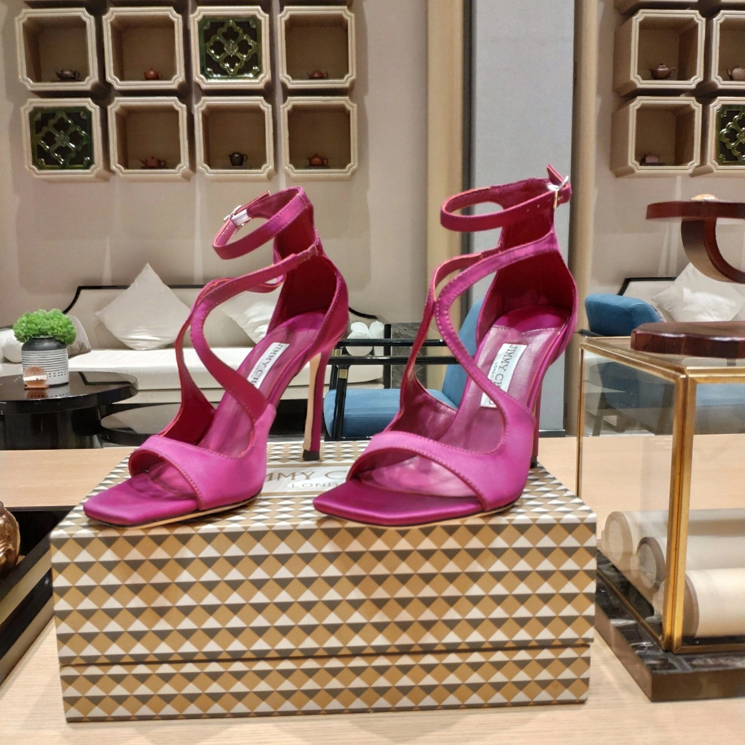 COCO - item:B-X158G2984