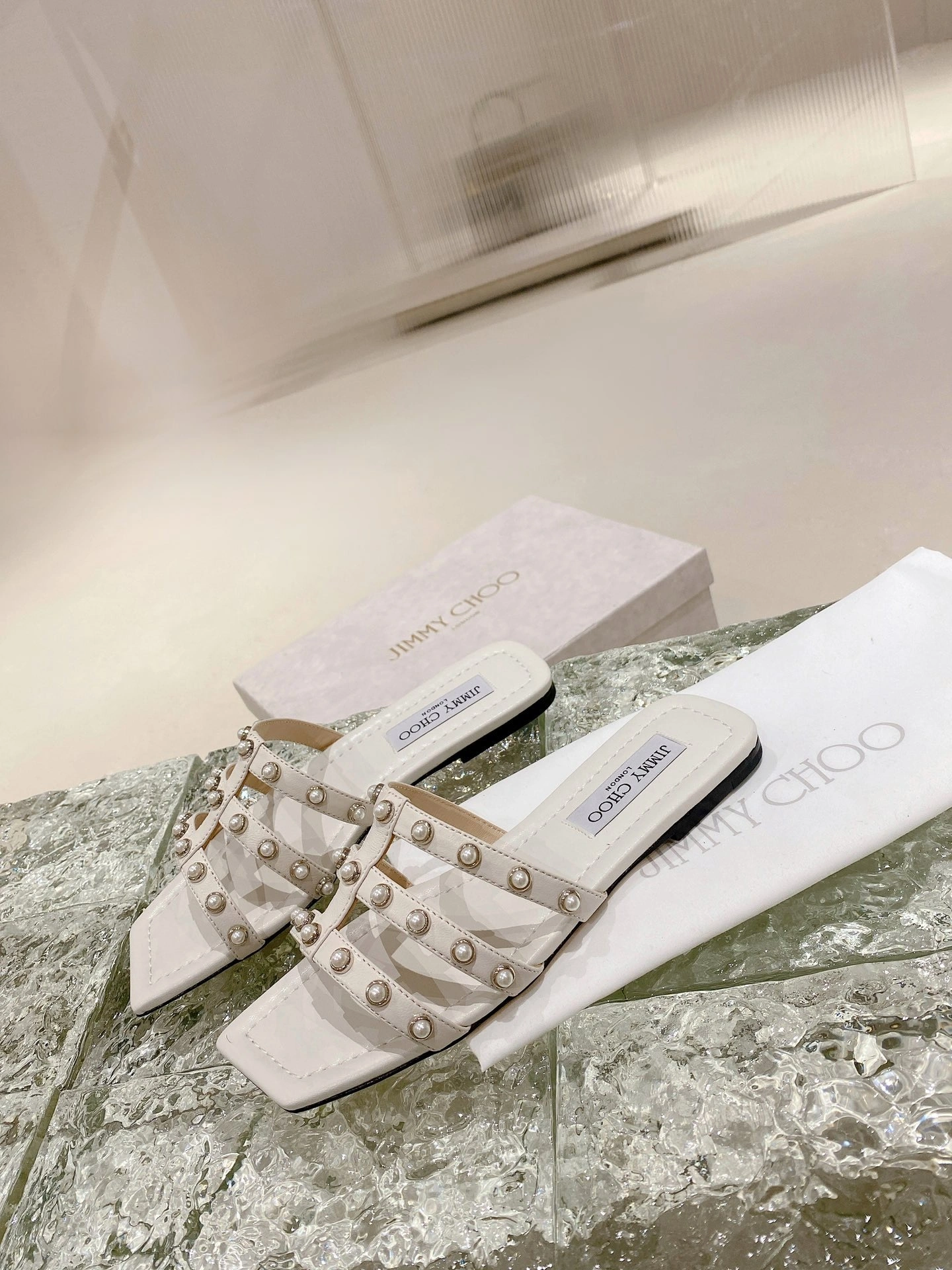 COCO - item:B-X158G2987