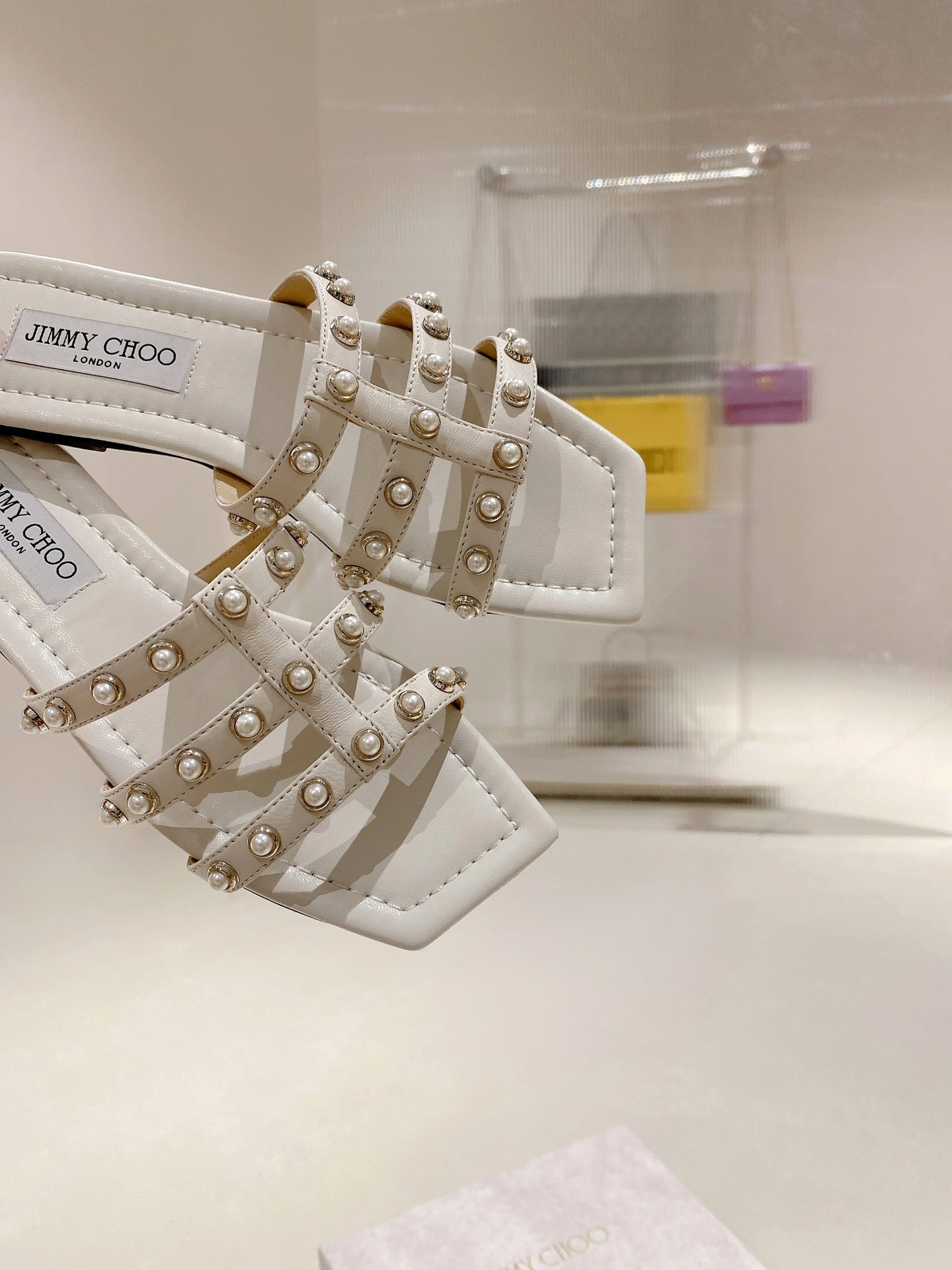 COCO - item:B-X158G2987