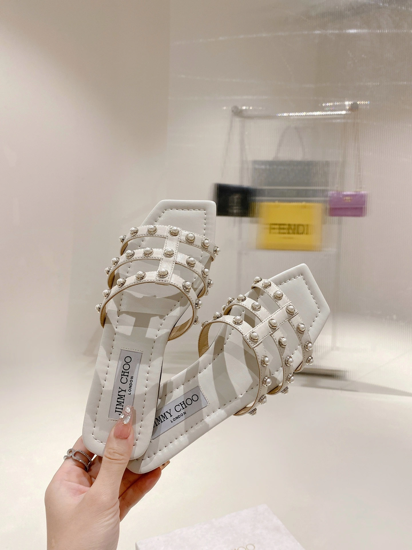 COCO - item:B-X158G2987