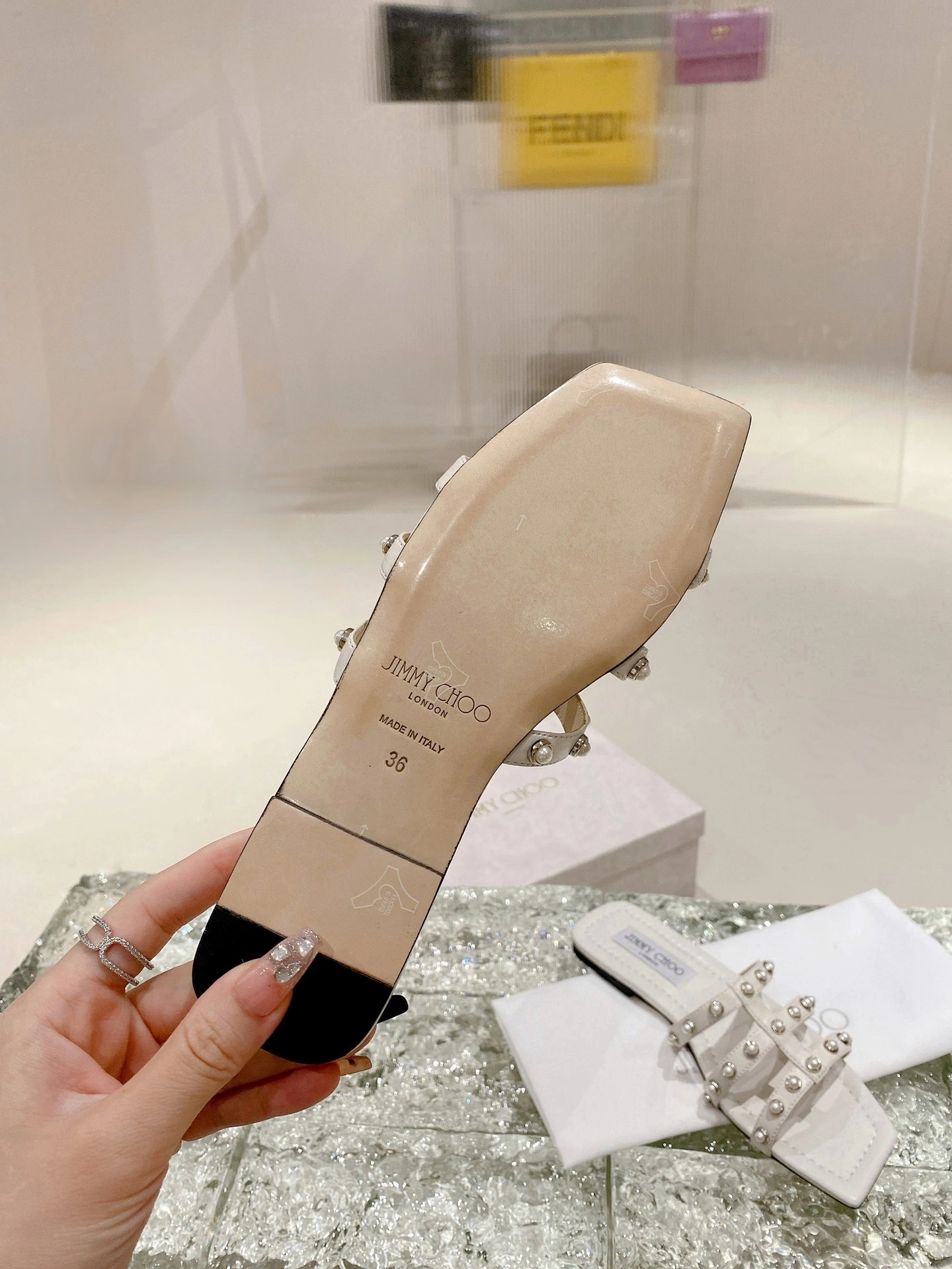 COCO - item:B-X158G2987