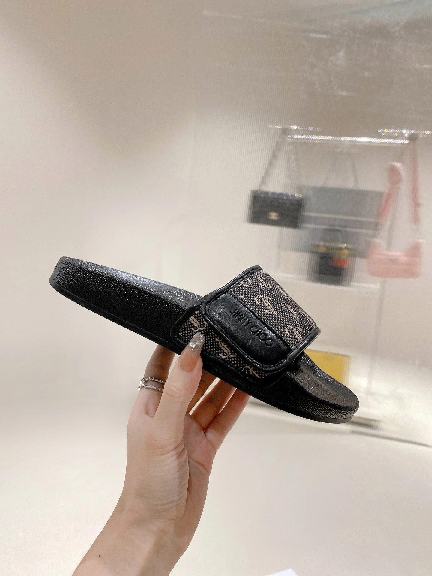 COCO - item:B-X158G2988